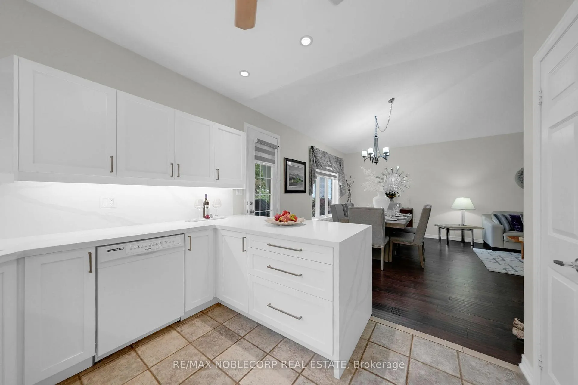 Photo 13 of 14 Willard Hunt Court, King, Schomberg — HOMEH