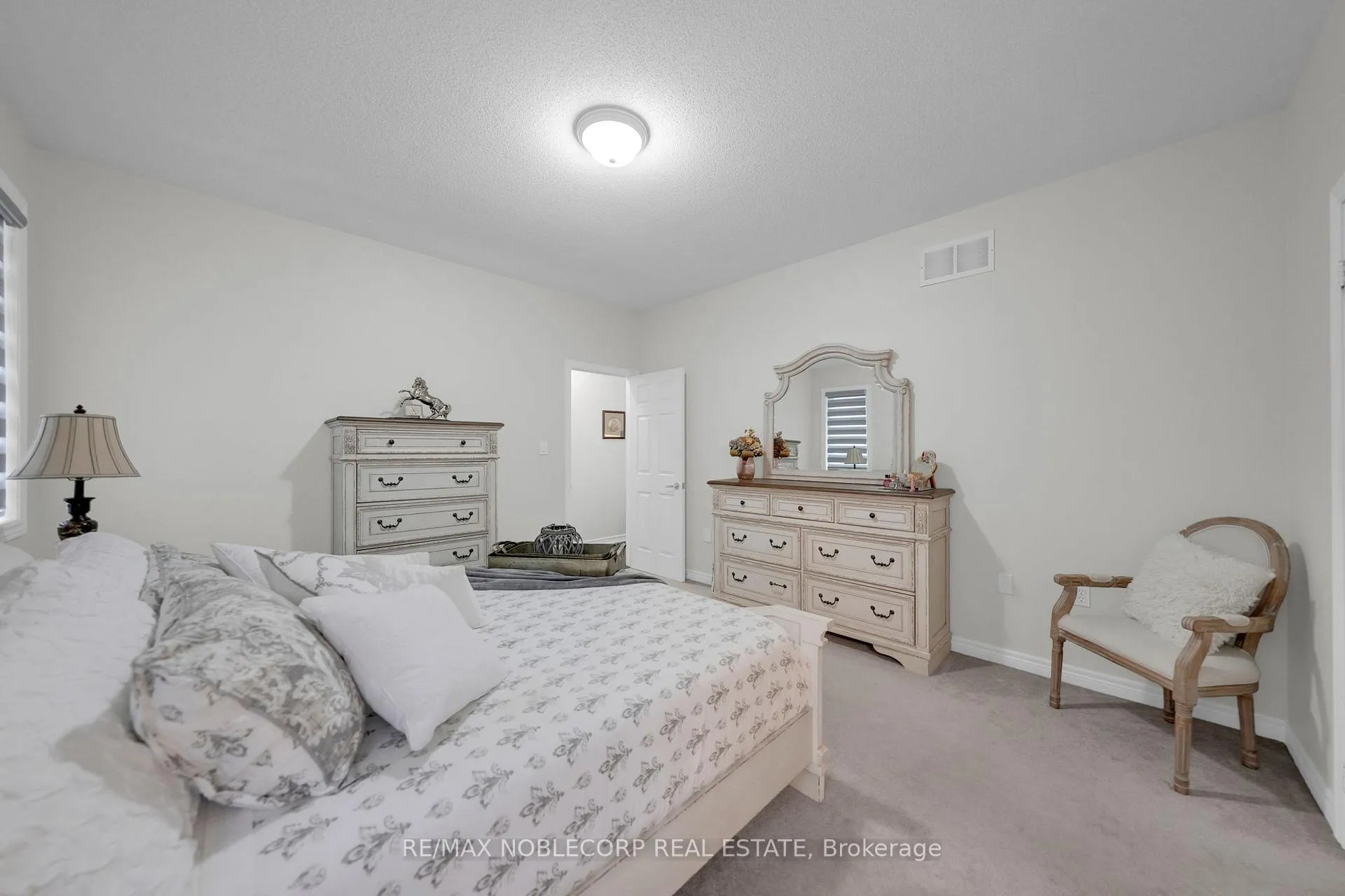 Photo 18 of 14 Willard Hunt Court, King, Schomberg — HOMEH