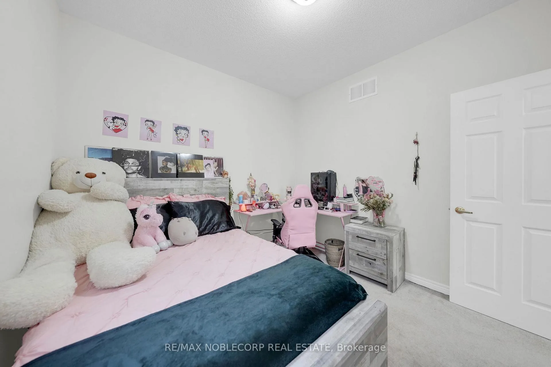 Photo 24 of 14 Willard Hunt Court, King, Schomberg — HOMEH