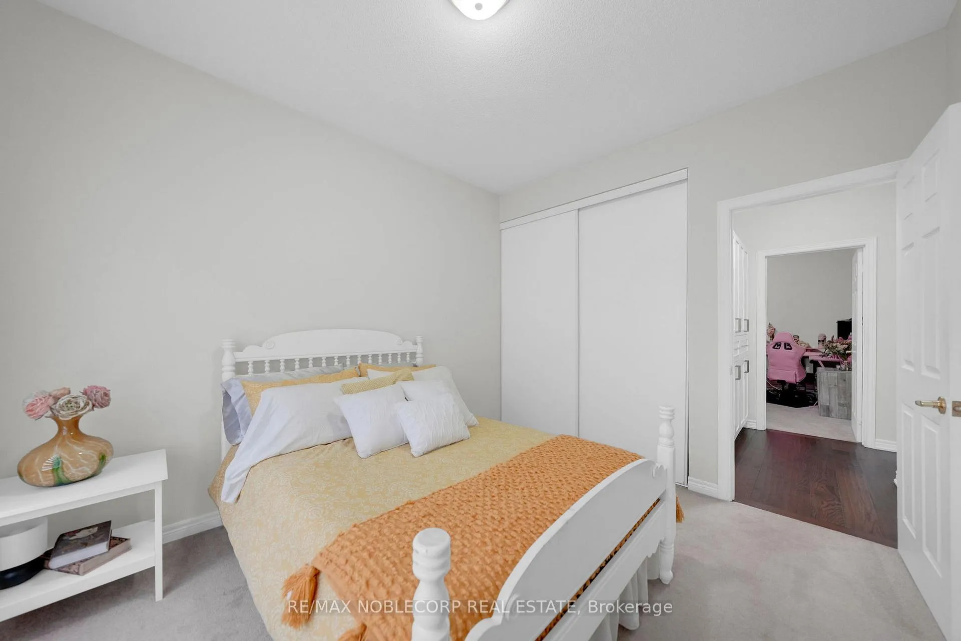 Photo 27 of 14 Willard Hunt Court, King, Schomberg — HOMEH