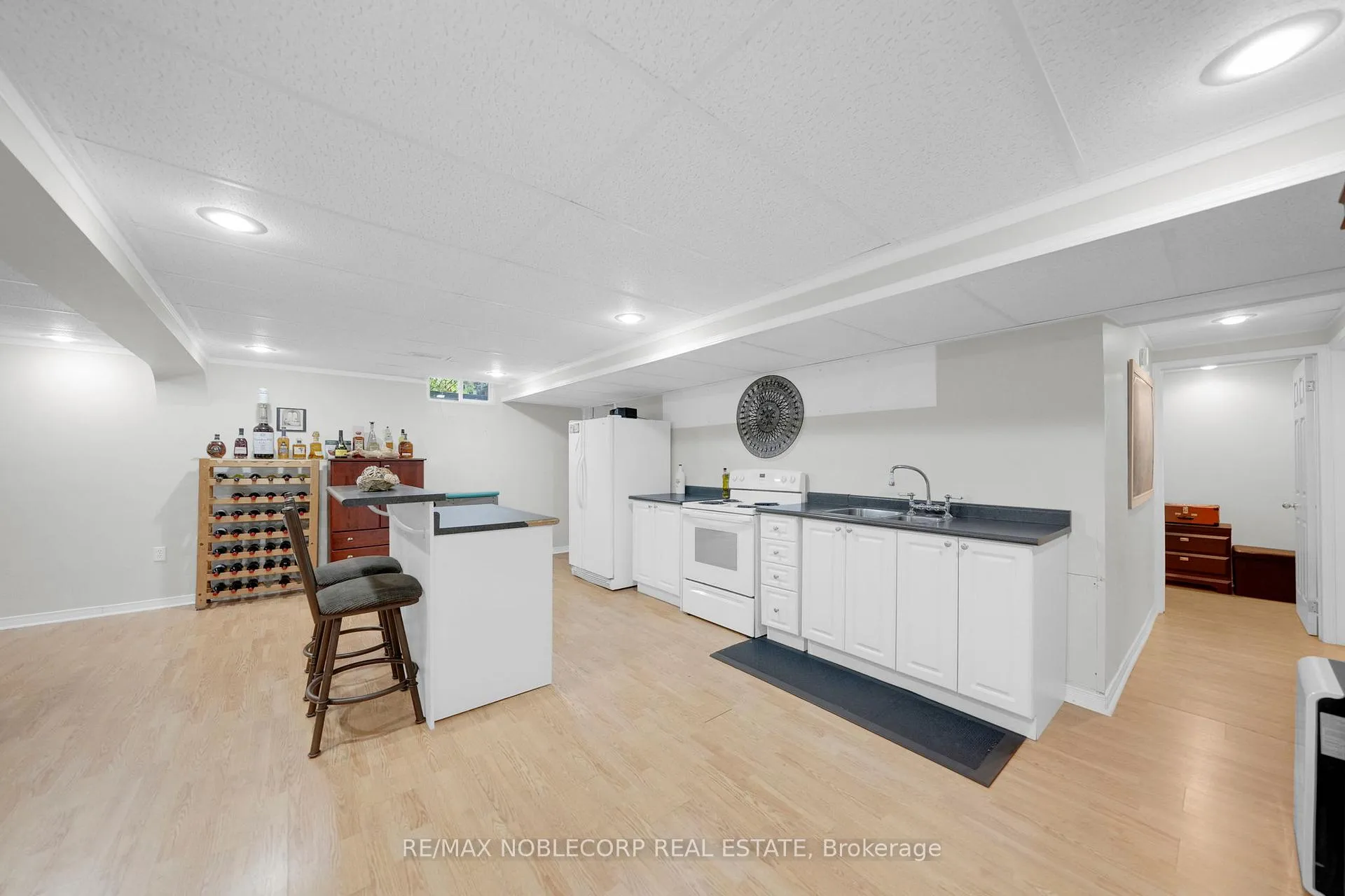 Photo 30 of 14 Willard Hunt Court, King, Schomberg — HOMEH