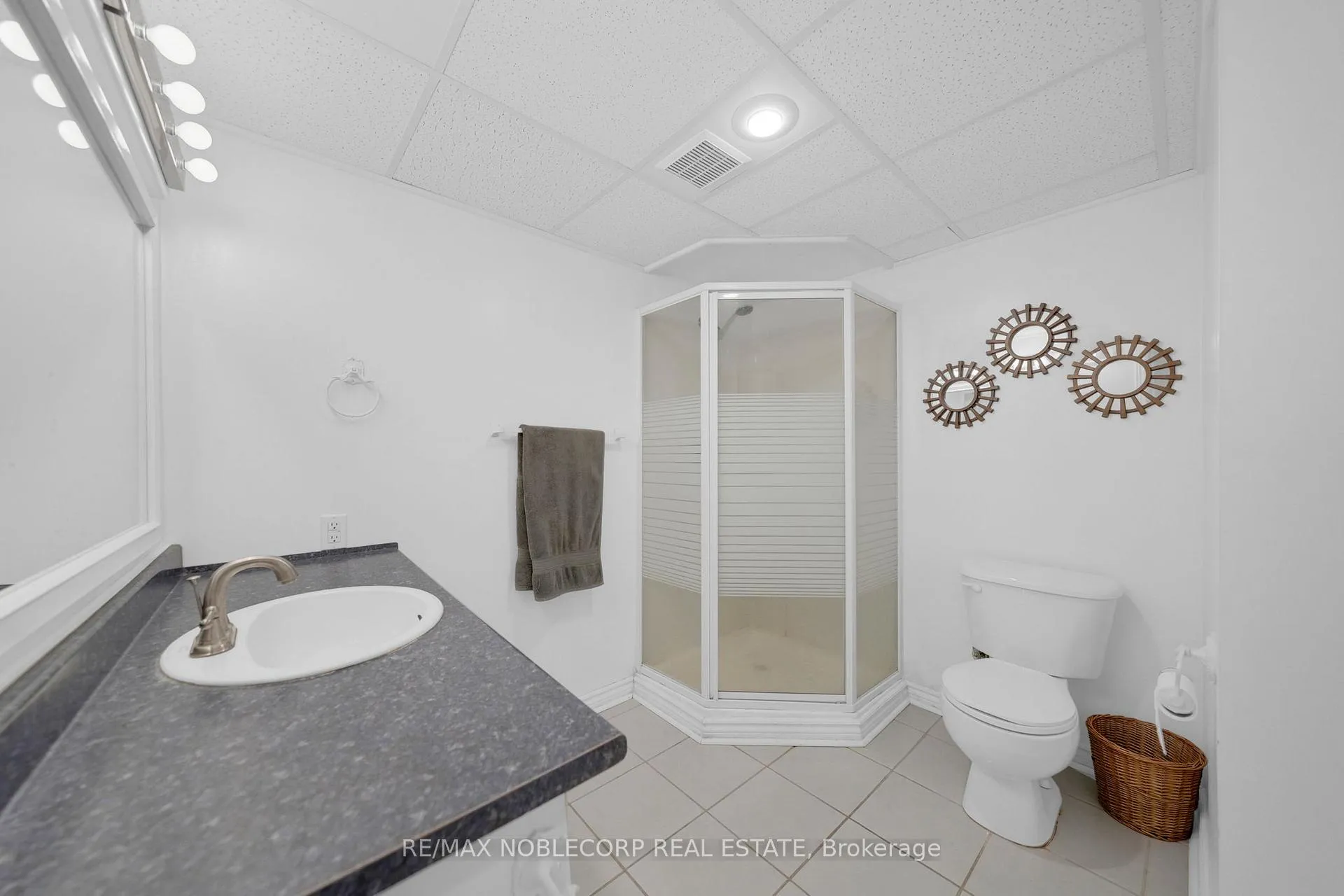 Photo 36 of 14 Willard Hunt Court, King, Schomberg — HOMEH