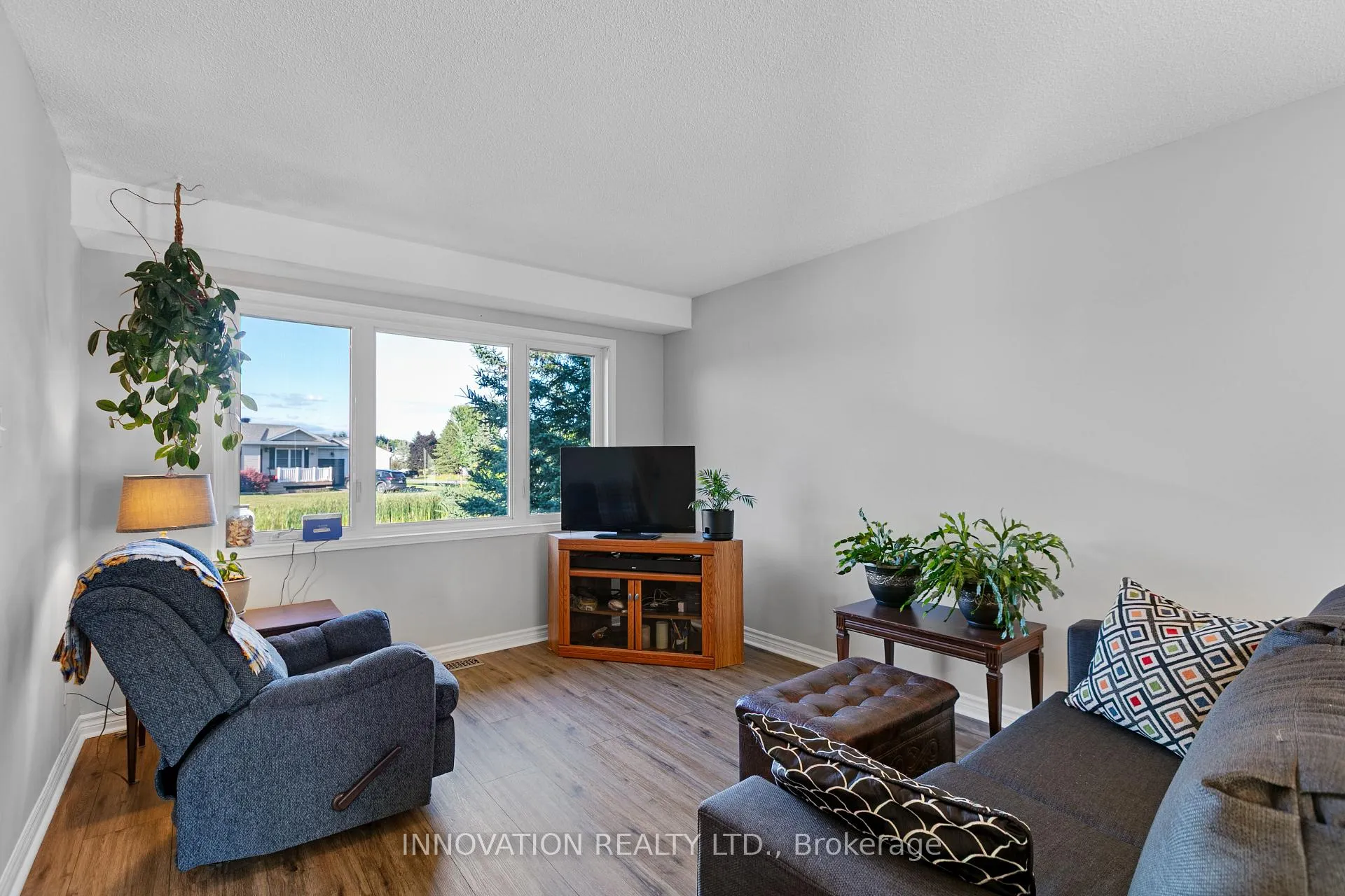 Photo 6 of 105 Cricket Crescent, Ottawa, Dunrobin — HOMEH