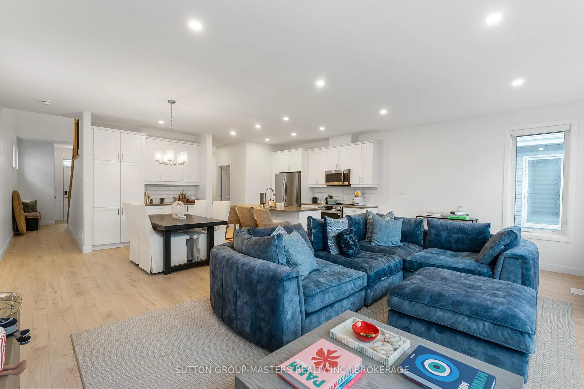 Photo 7 of 214 Superior Drive, Loyalist, Amherstview — HOMEH