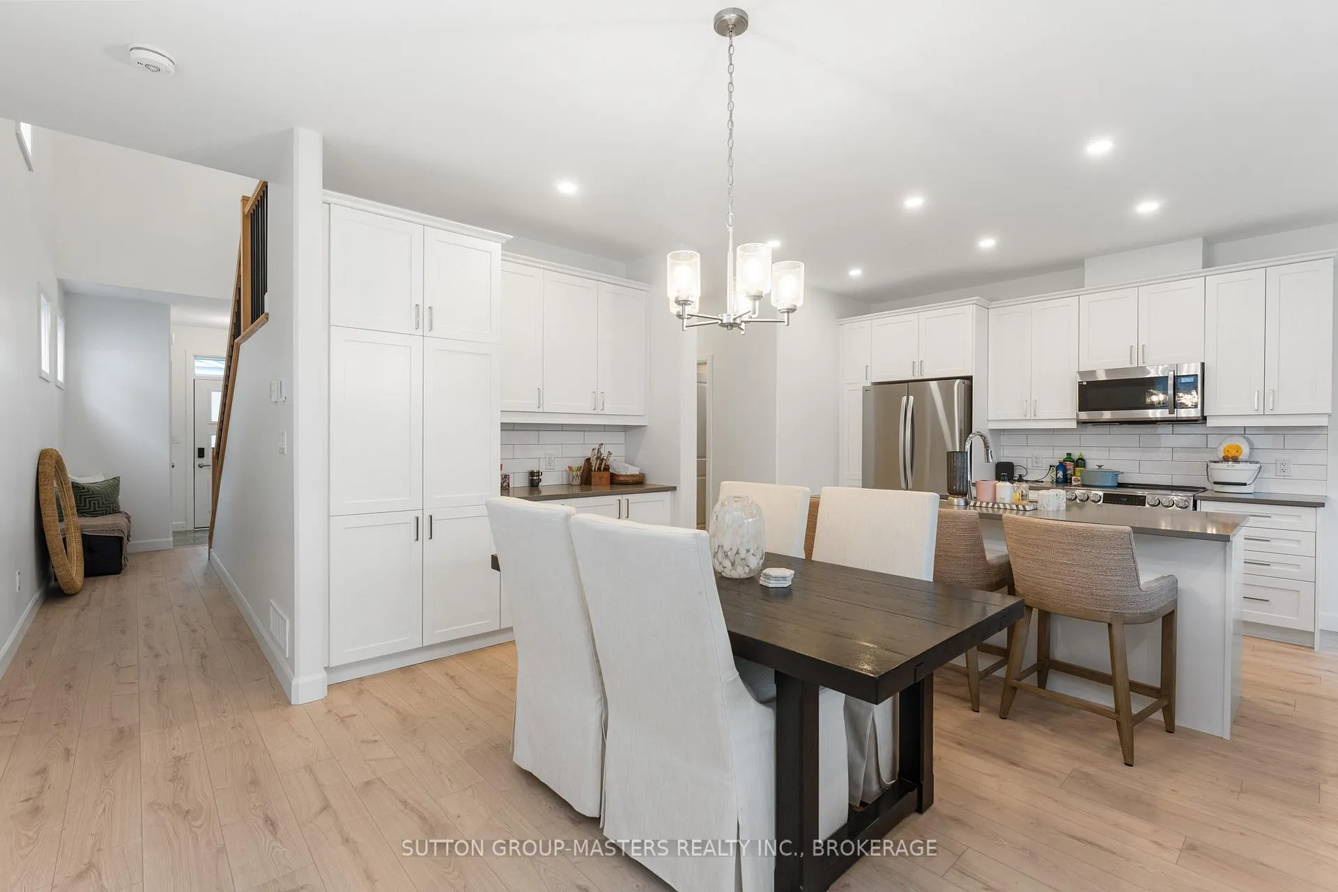 Photo 8 of 214 Superior Drive, Loyalist, Amherstview — HOMEH