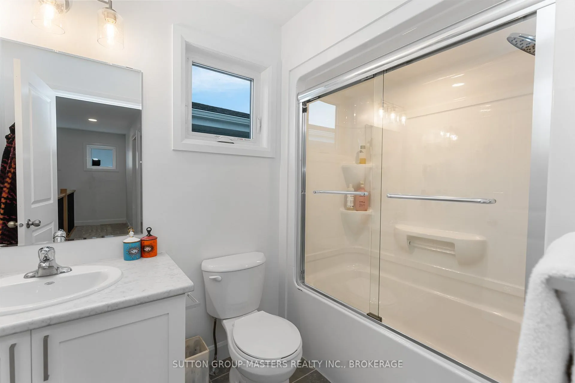 Photo 26 of 214 Superior Drive, Loyalist, Amherstview — HOMEH
