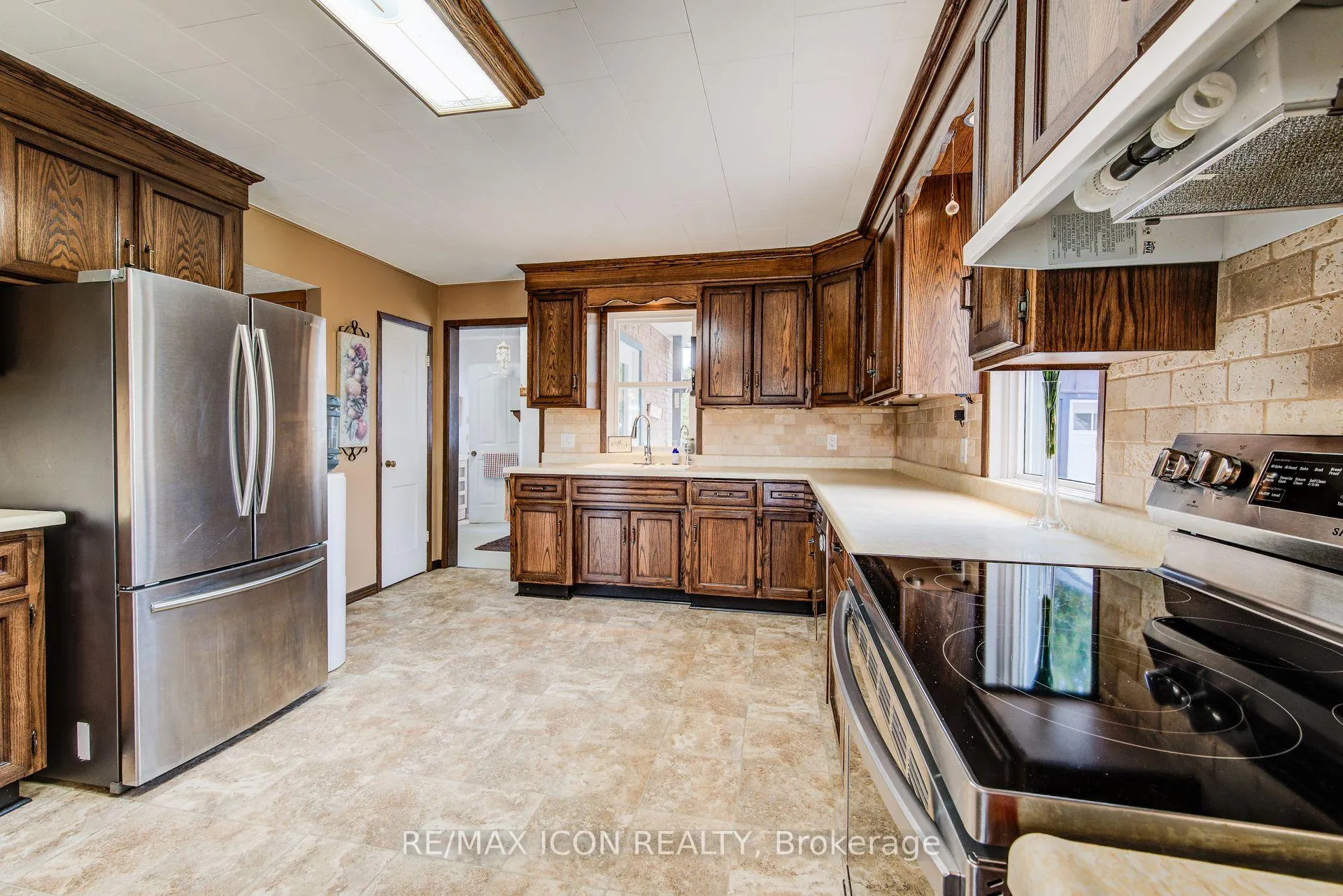 Photo 11 of 1301 Lobsinger Line, Woolwich — HOMEH
