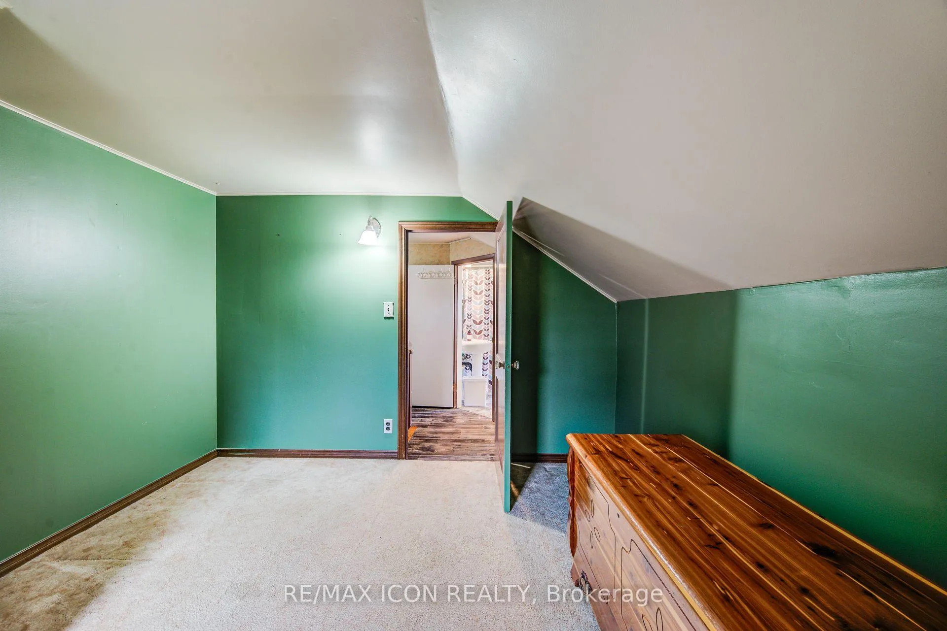 Photo 23 of 1301 Lobsinger Line, Woolwich — HOMEH