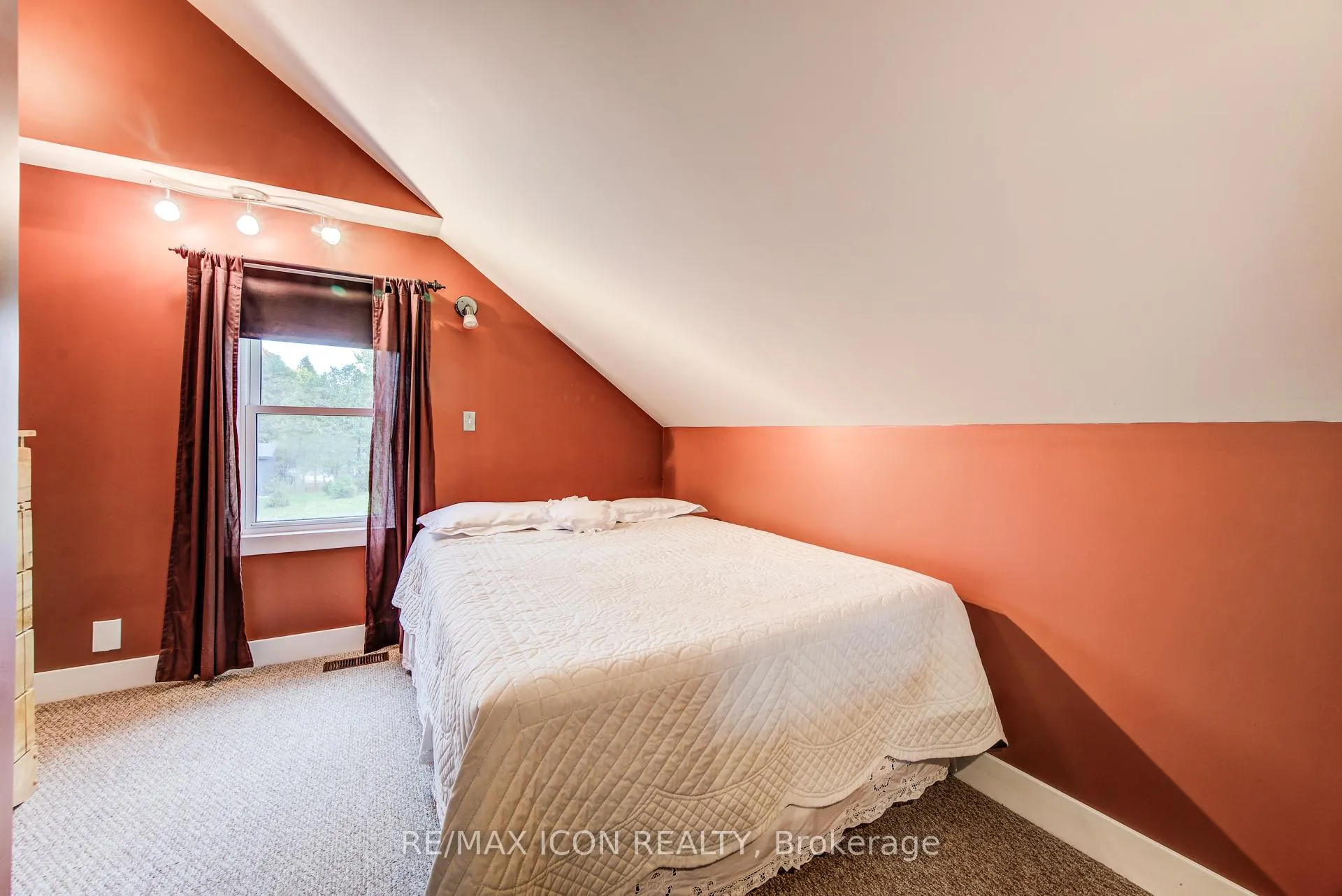 Photo 28 of 1301 Lobsinger Line, Woolwich — HOMEH