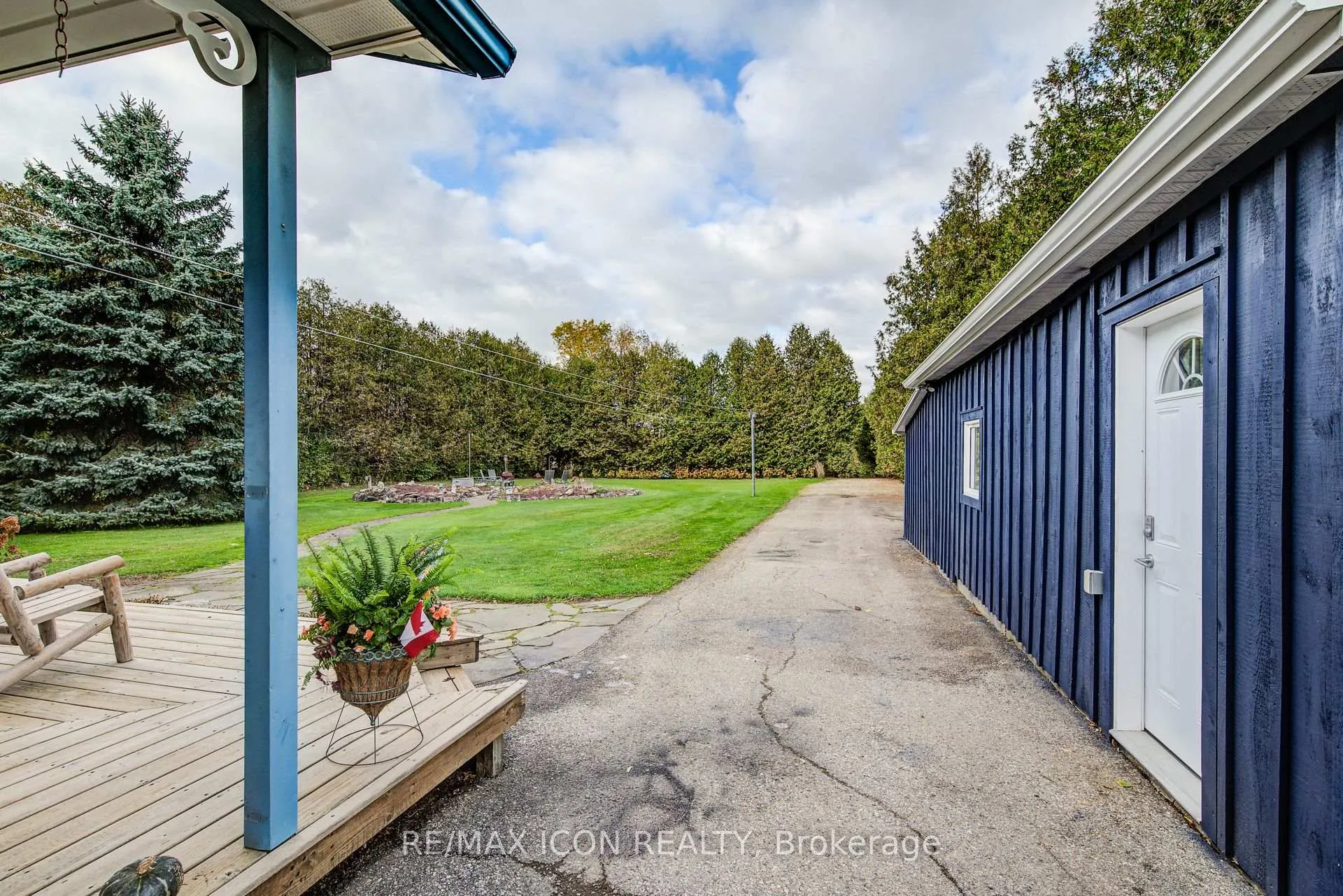 Photo 33 of 1301 Lobsinger Line, Woolwich — HOMEH