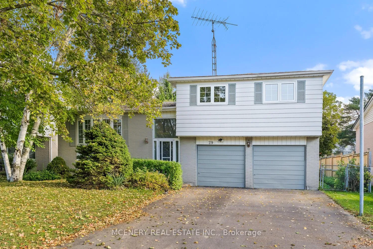 Photo 3 of 29 Tomwell Crescent E, Erin, Hillsburgh — HOMEH