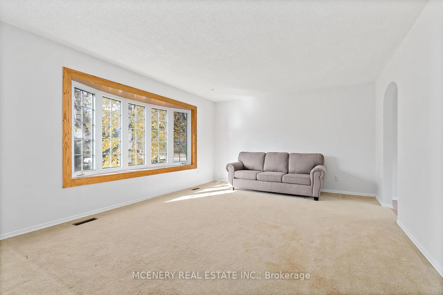 Photo 9 of 29 Tomwell Crescent E, Erin, Hillsburgh — HOMEH
