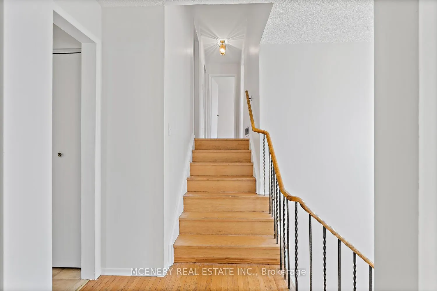 Photo 18 of 29 Tomwell Crescent E, Erin, Hillsburgh — HOMEH