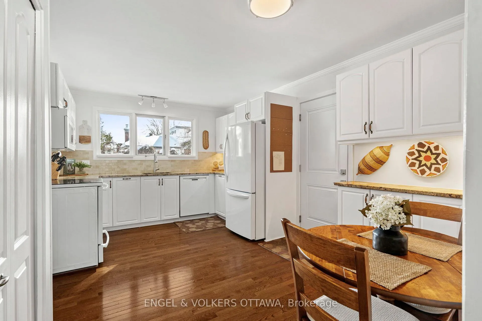 Photo 7 of 1336 Cahill Drive, Ottawa, South Keys — HOMEH