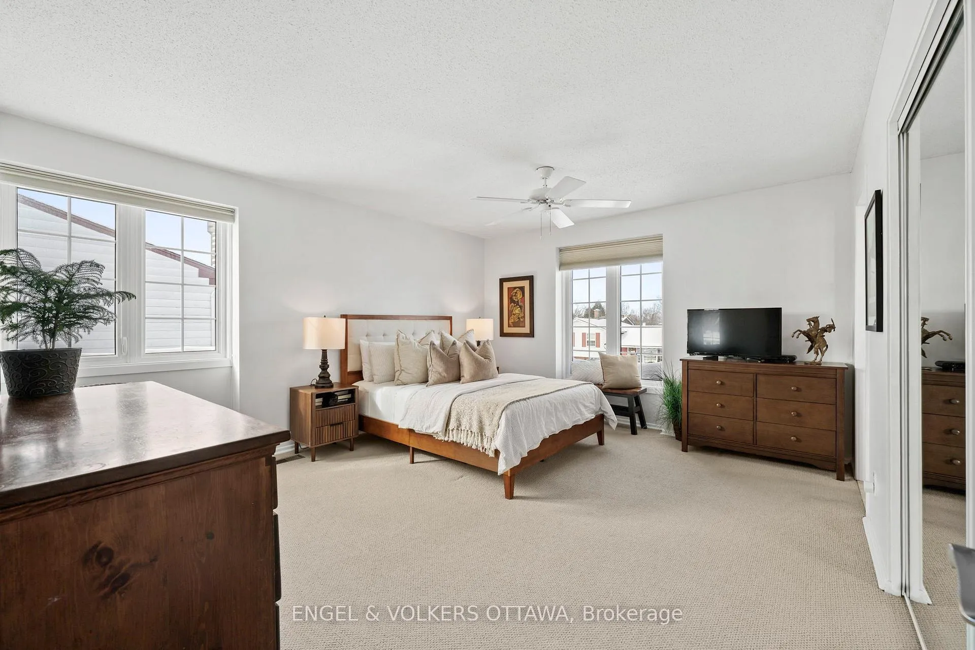 Photo 23 of 1336 Cahill Drive, Ottawa, South Keys — HOMEH