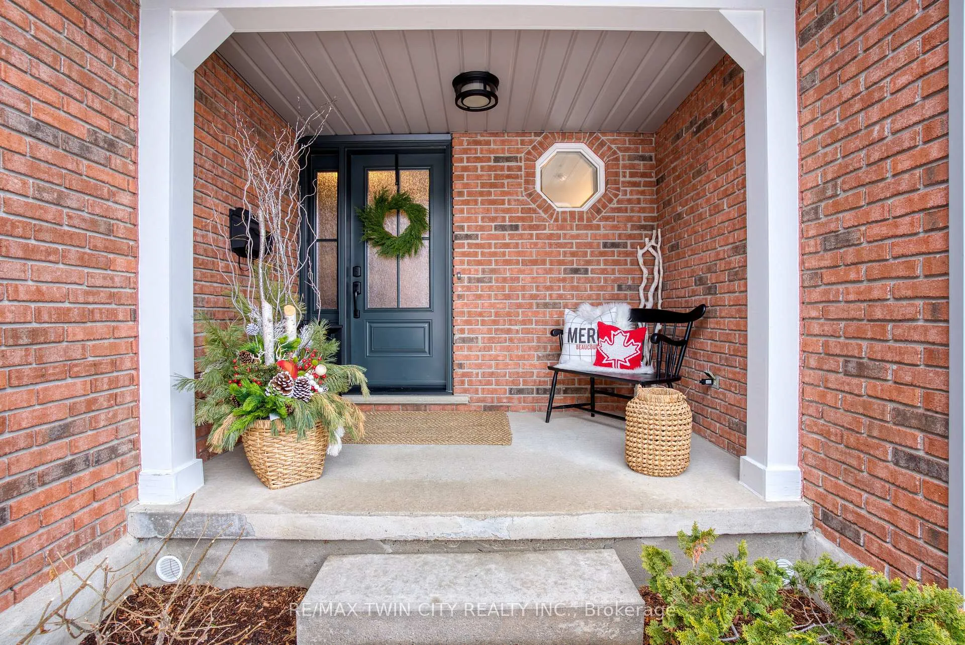 Photo 3 of Unit 16, 184 Roxton Drive, Waterloo — HOMEH