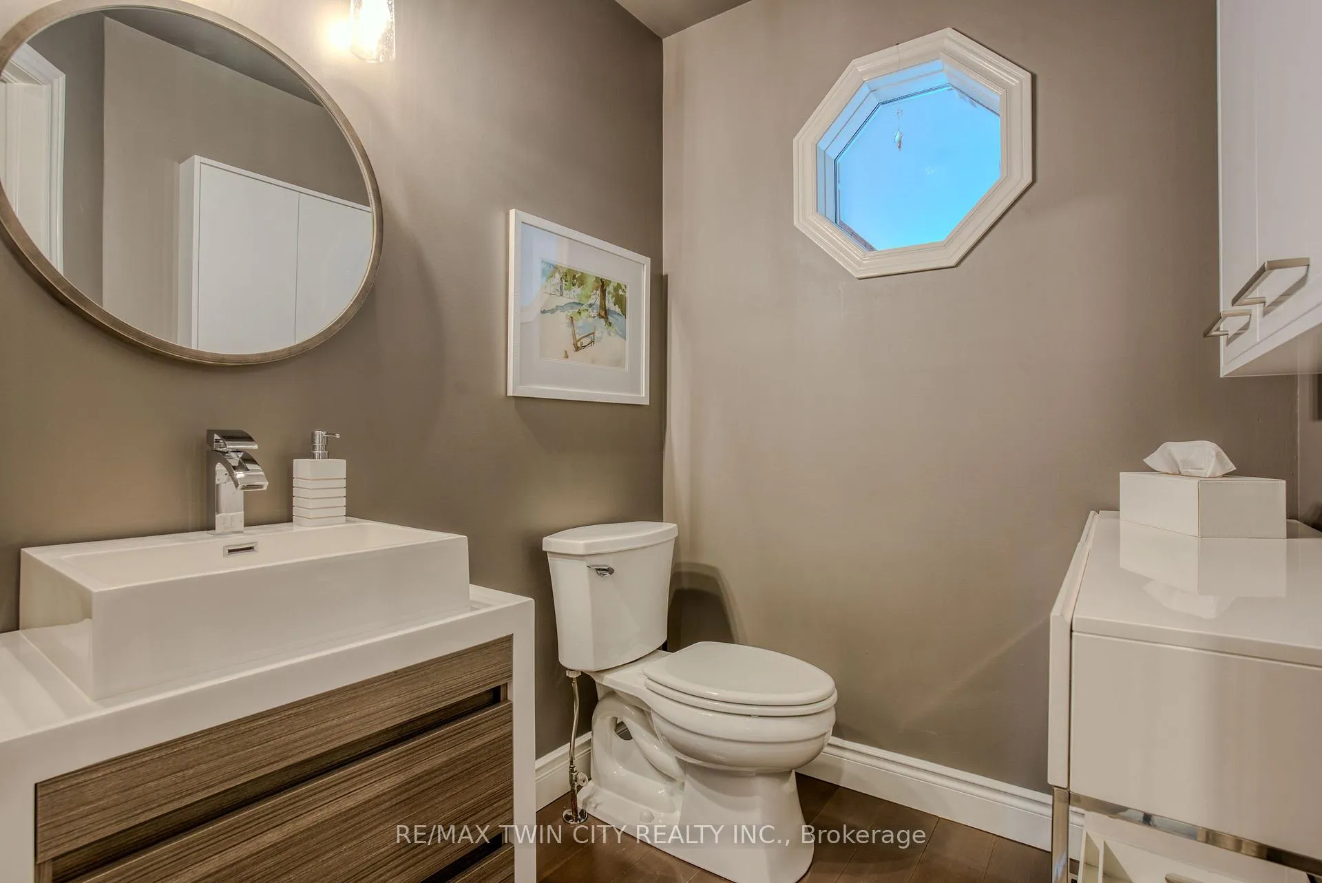 Photo 6 of Unit 16, 184 Roxton Drive, Waterloo — HOMEH