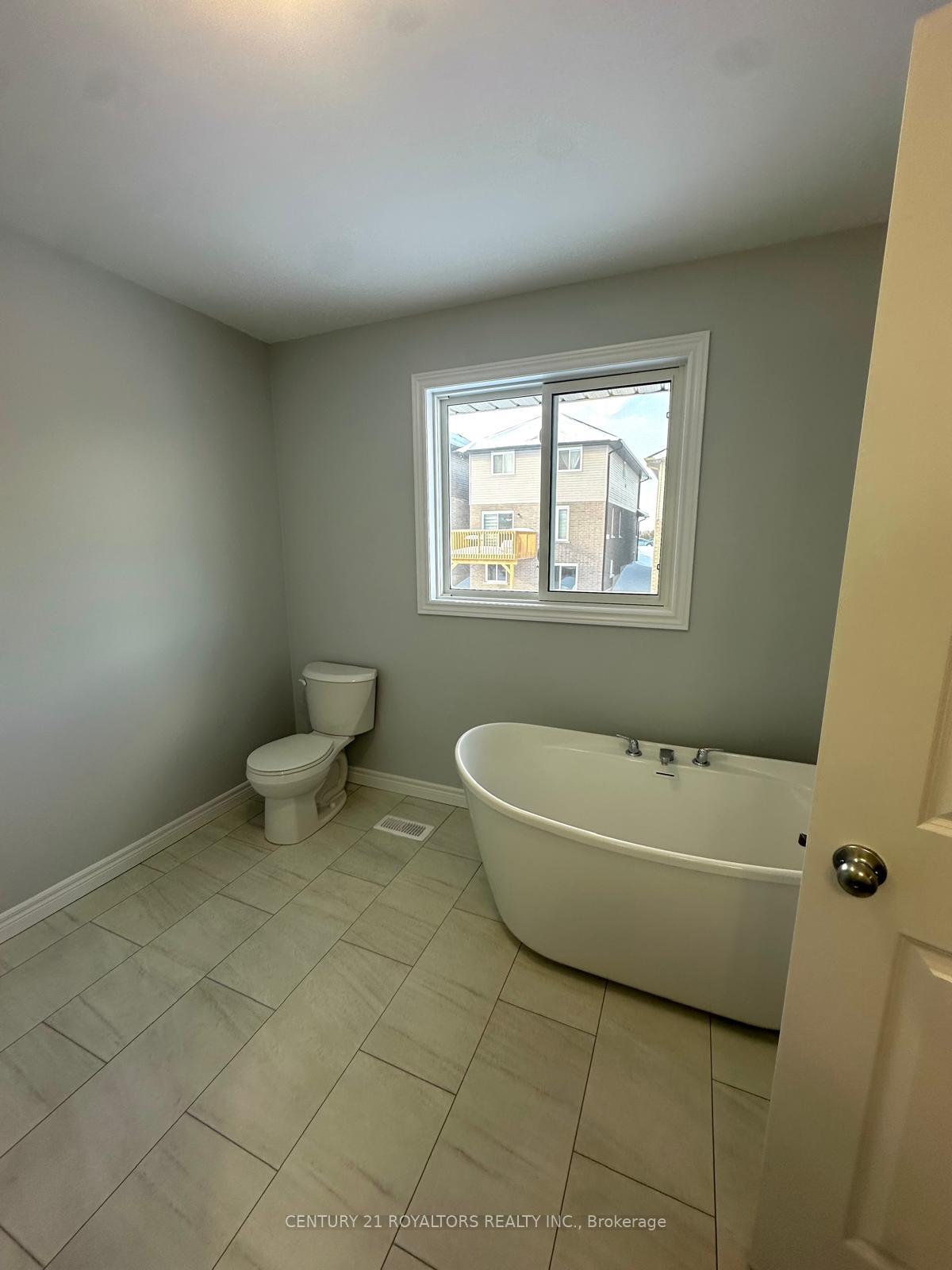 Photo 21 of 240 O'Neil Street, Peterborough, Monaghan Ward 2 — HOMEH