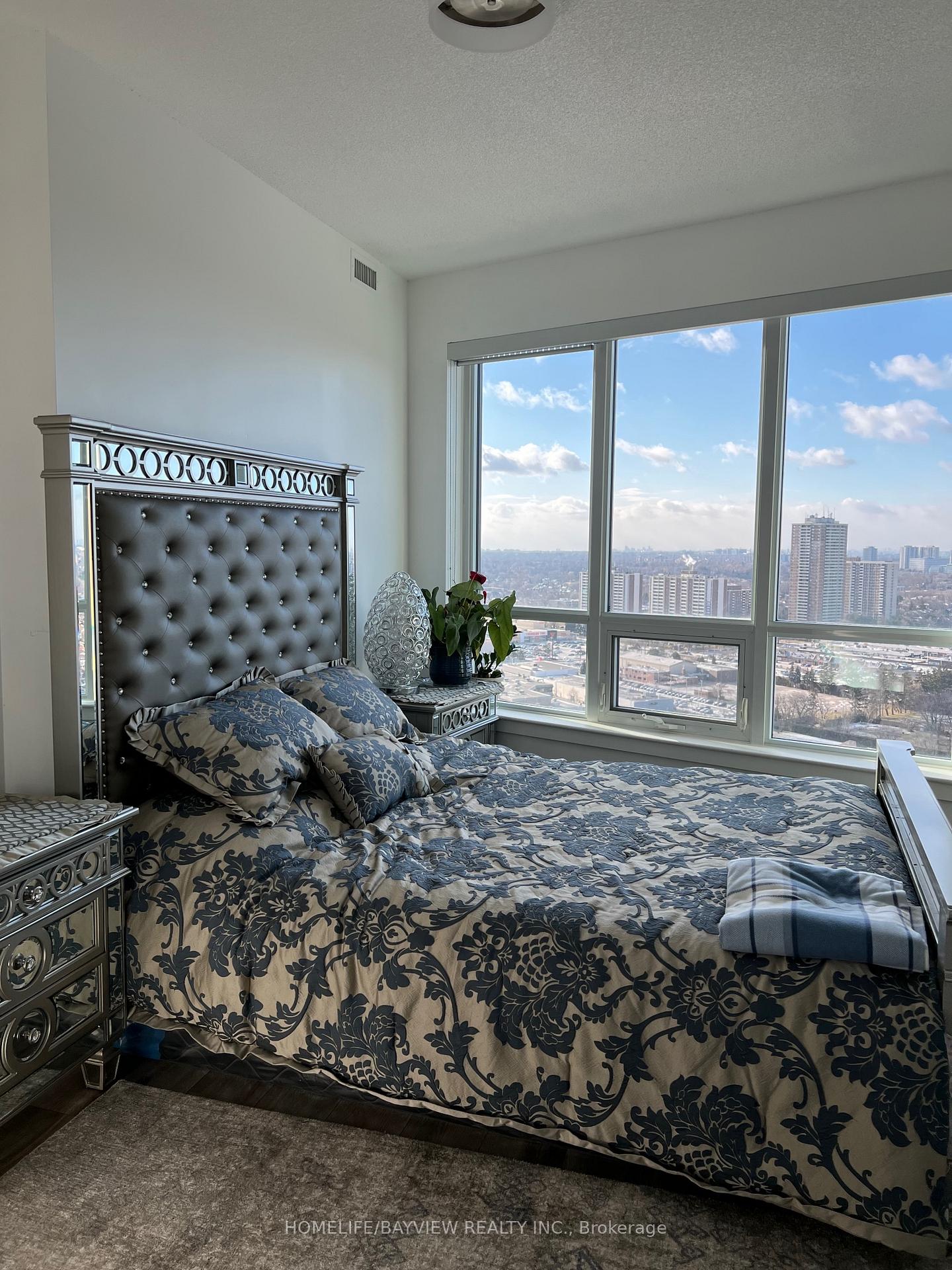 Photo 8 of Unit 2326, 7161 Yonge Street, Markham, Thornhill — HOMEH