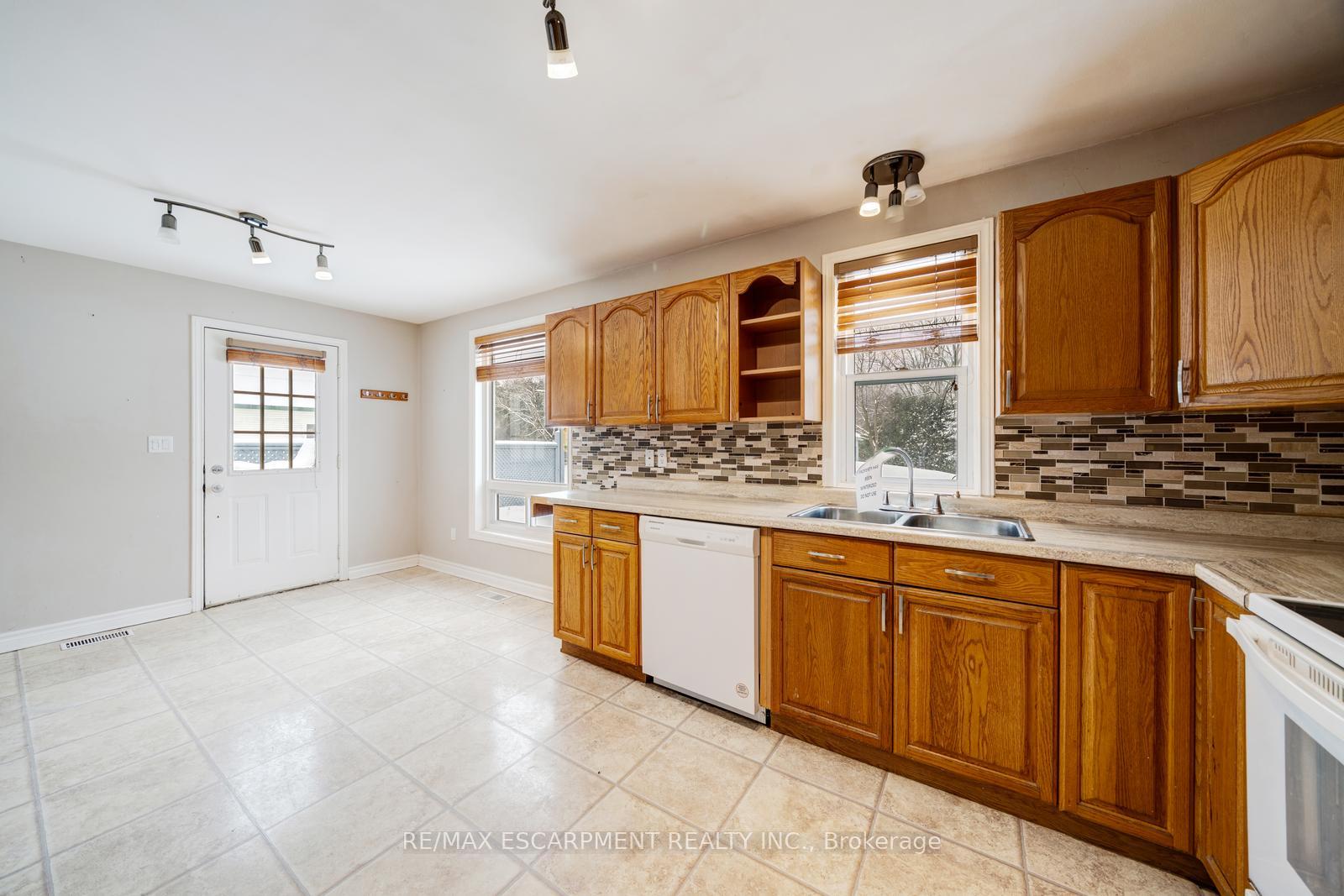 Photo 9 of 2414 Holt Road, Clarington, Rural Clarington — HOMEH