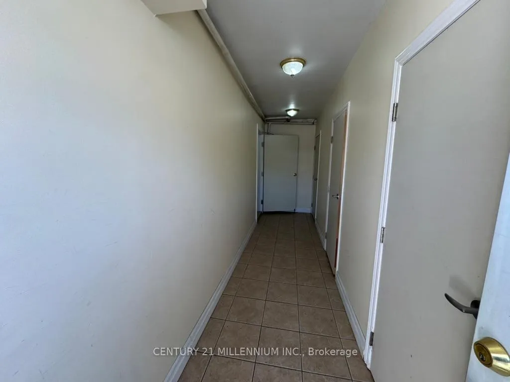 Photo 2 of Unit 2nd Level, 183 Harold Street, Brampton, Brampton South — HOMEH