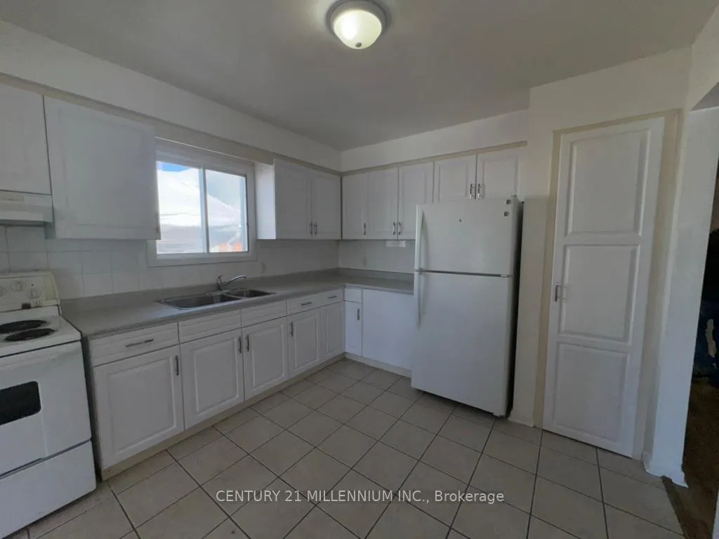 Photo 7 of Unit 2nd Level, 183 Harold Street, Brampton, Brampton South — HOMEH