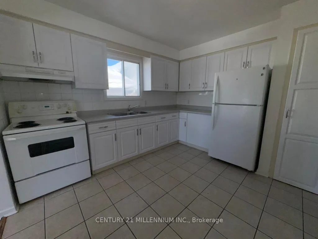 Photo 8 of Unit 2nd Level, 183 Harold Street, Brampton, Brampton South — HOMEH