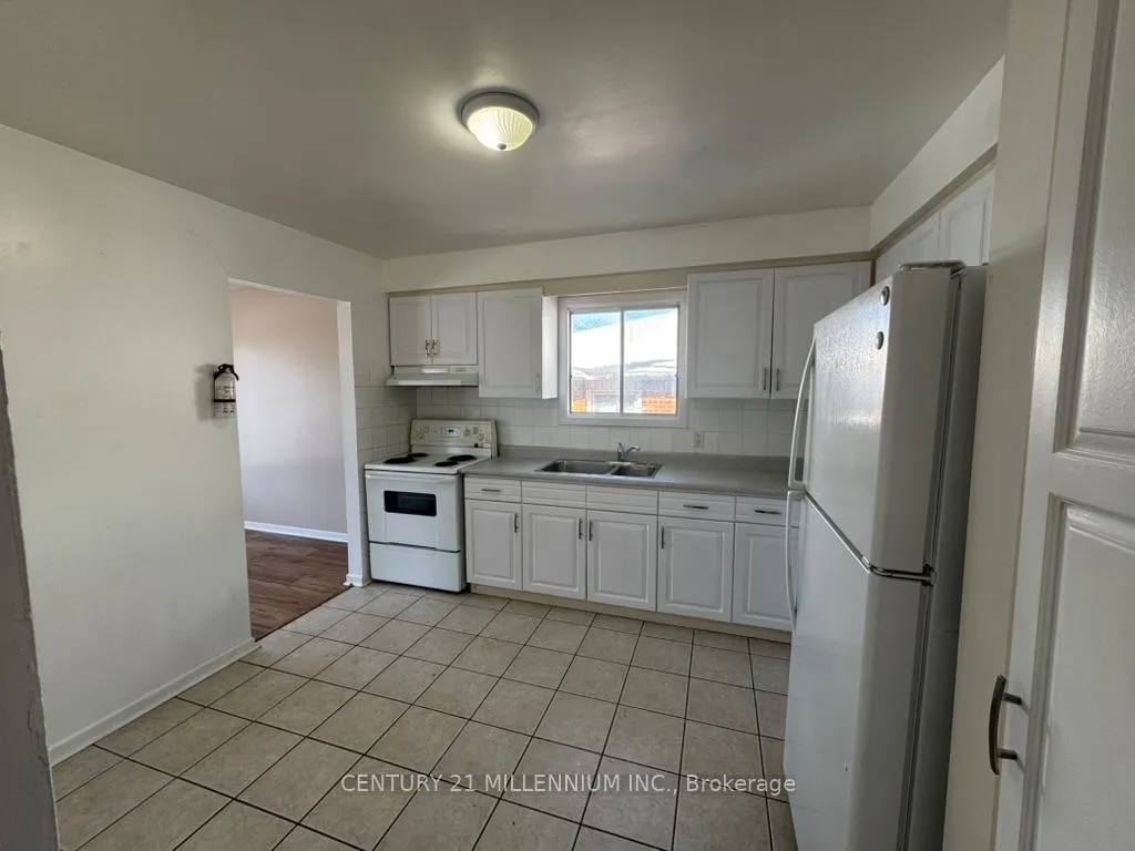 Photo 9 of Unit 2nd Level, 183 Harold Street, Brampton, Brampton South — HOMEH