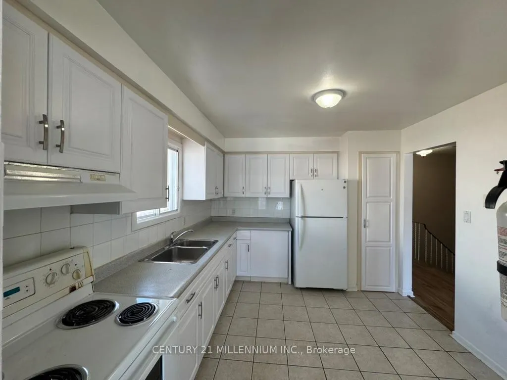 Photo 10 of Unit 2nd Level, 183 Harold Street, Brampton, Brampton South — HOMEH