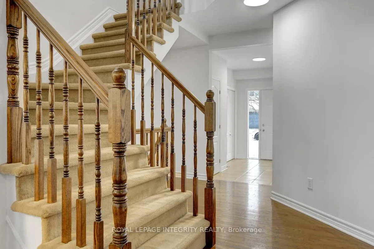Photo 3 of 376 Horseshoe Crescent, Ottawa, Stittsville (North) — HOMEH
