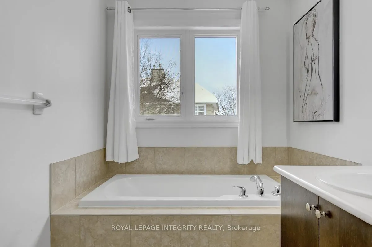 Photo 28 of 376 Horseshoe Crescent, Ottawa, Stittsville (North) — HOMEH