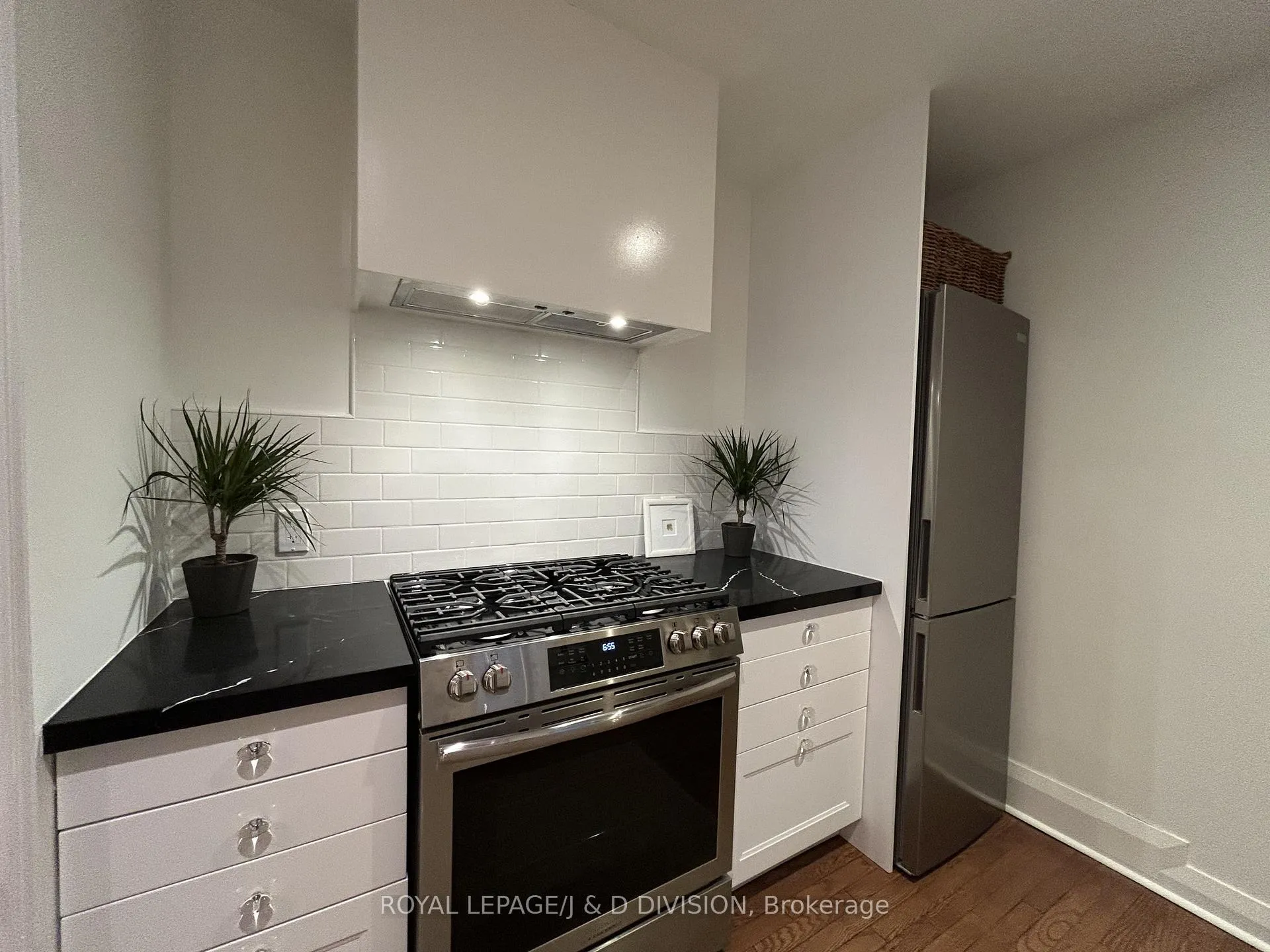 Photo 4 of 1252 Avenue Road, Toronto, Lawrence Park South — HOMEH
