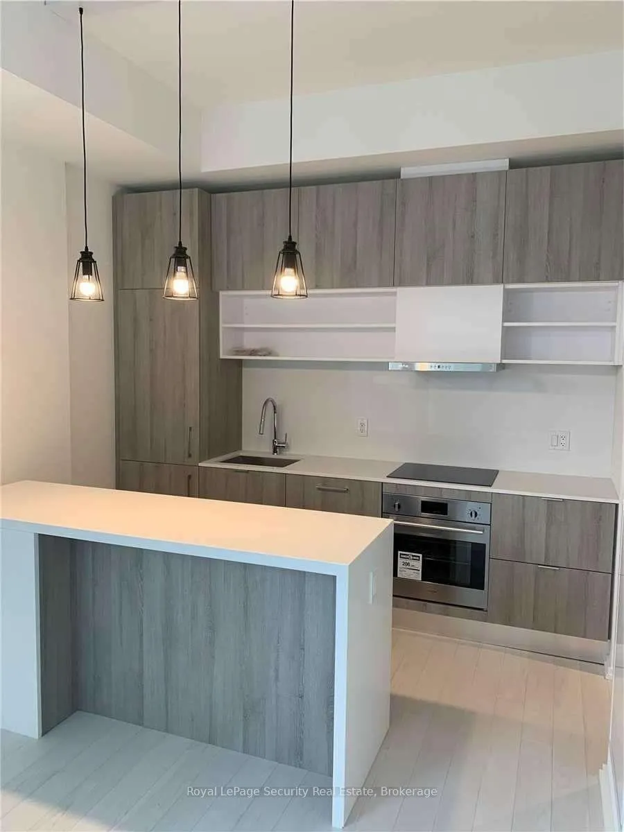 Front of Unit 1234, 8 Hillsdale Avenue