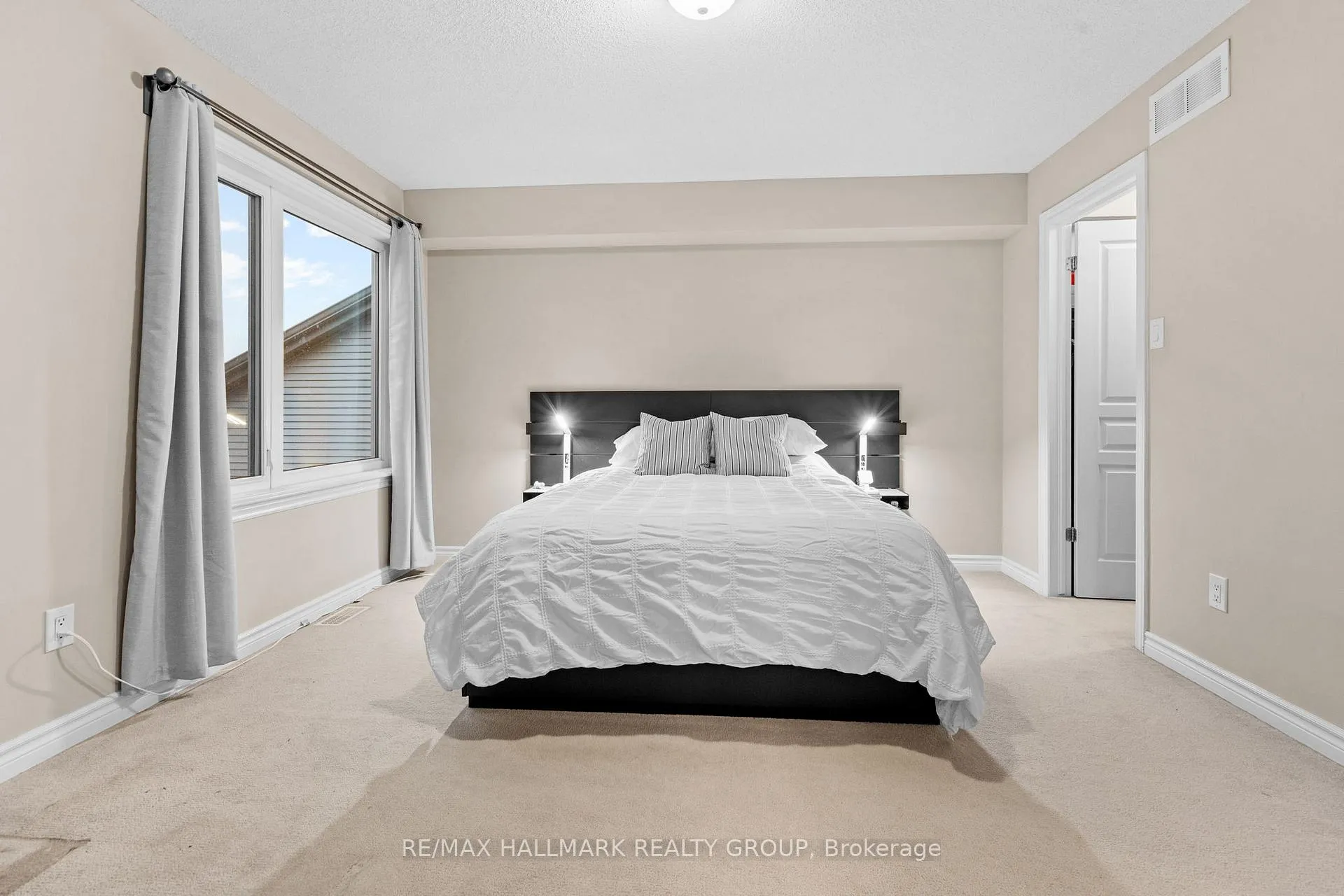 Photo 24 of 938 Fletcher Circle, Ottawa, Kanata - Kanata Lakes/Heritage Hills — HOMEH