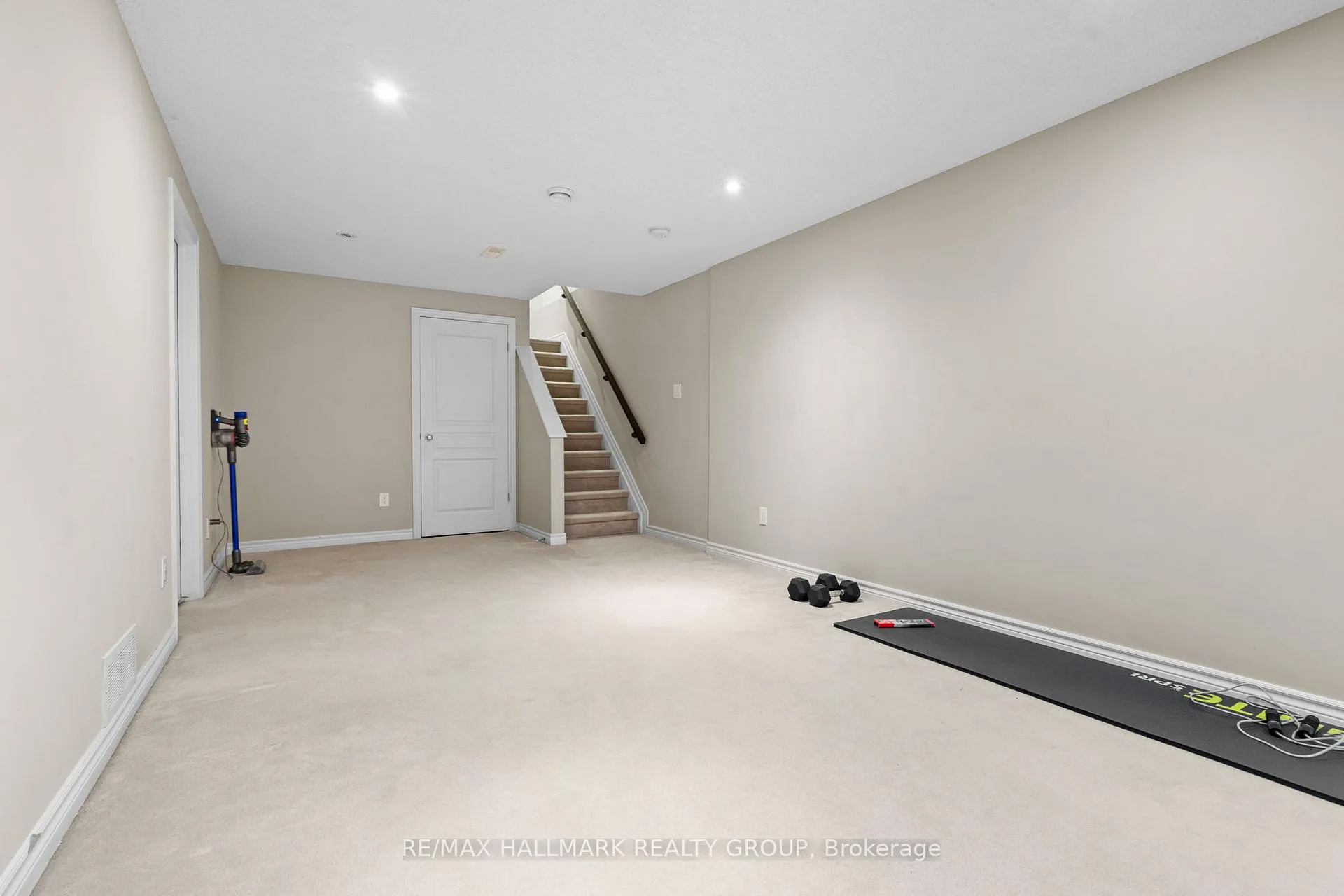 Photo 36 of 938 Fletcher Circle, Ottawa, Kanata - Kanata Lakes/Heritage Hills — HOMEH