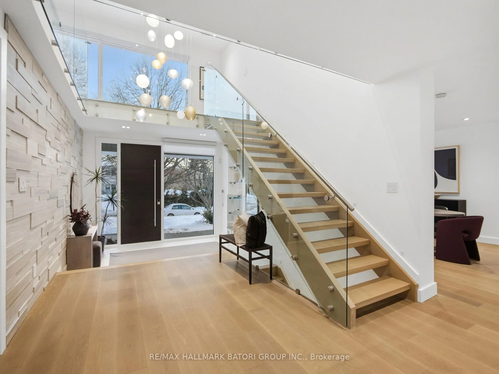 Photo 3 of 716 Briar Hill Avenue, Toronto, Forest Hill North — HOMEH