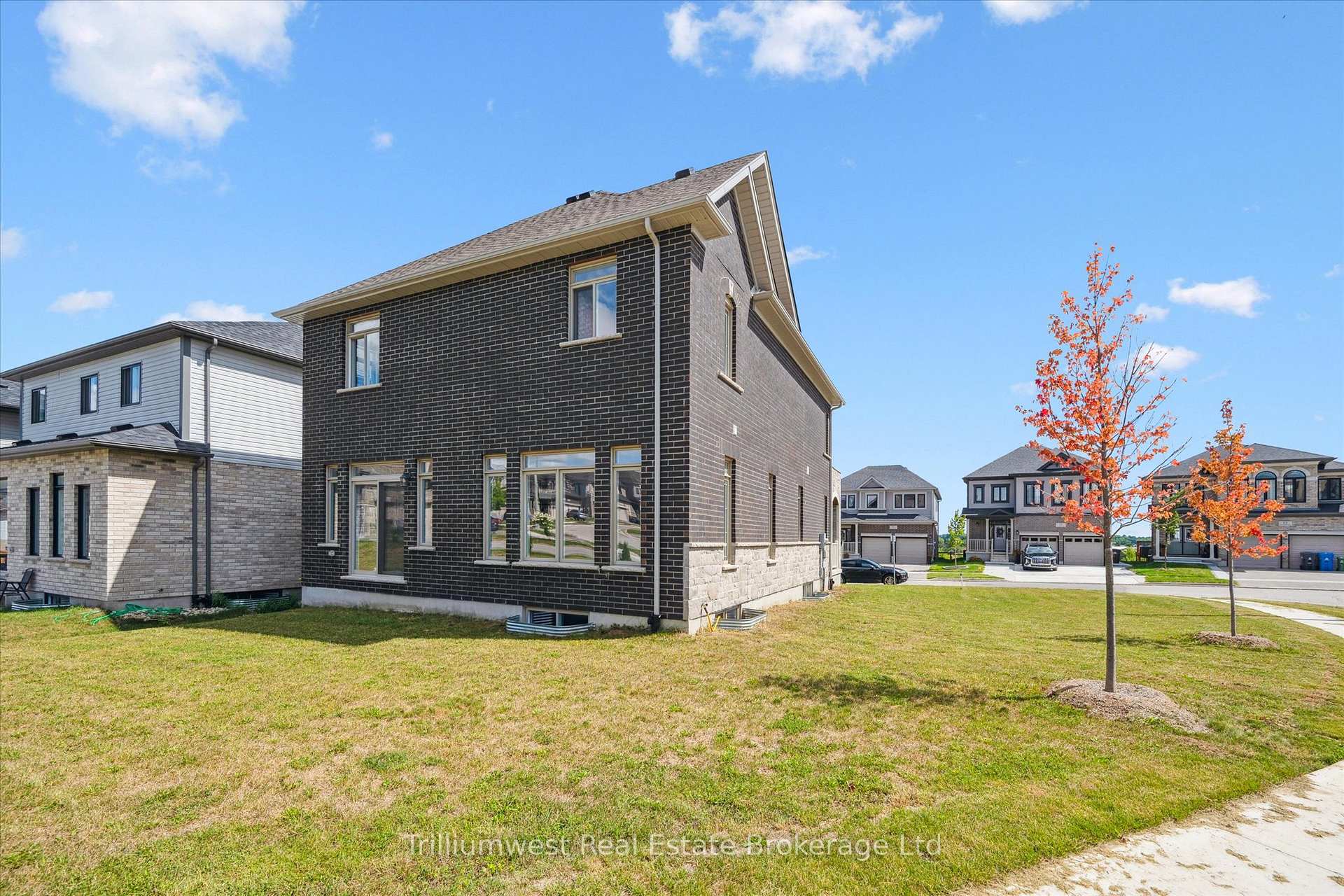 Photo 40 of 18 Everton Drive, Guelph, Grange Road — HOMEH
