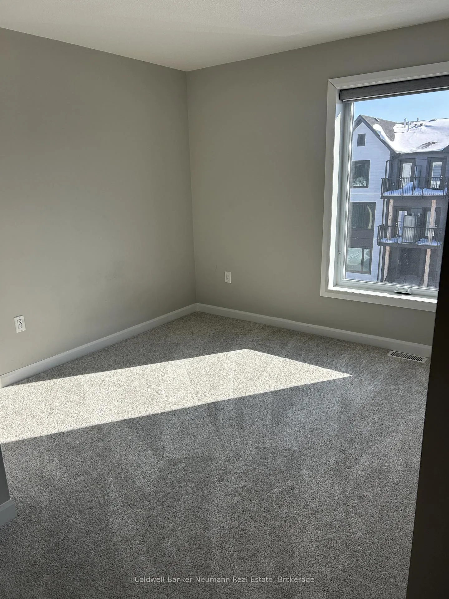 Photo 2 of Unit 406, 708 Woolwich Street, Guelph, Riverside Park — HOMEH