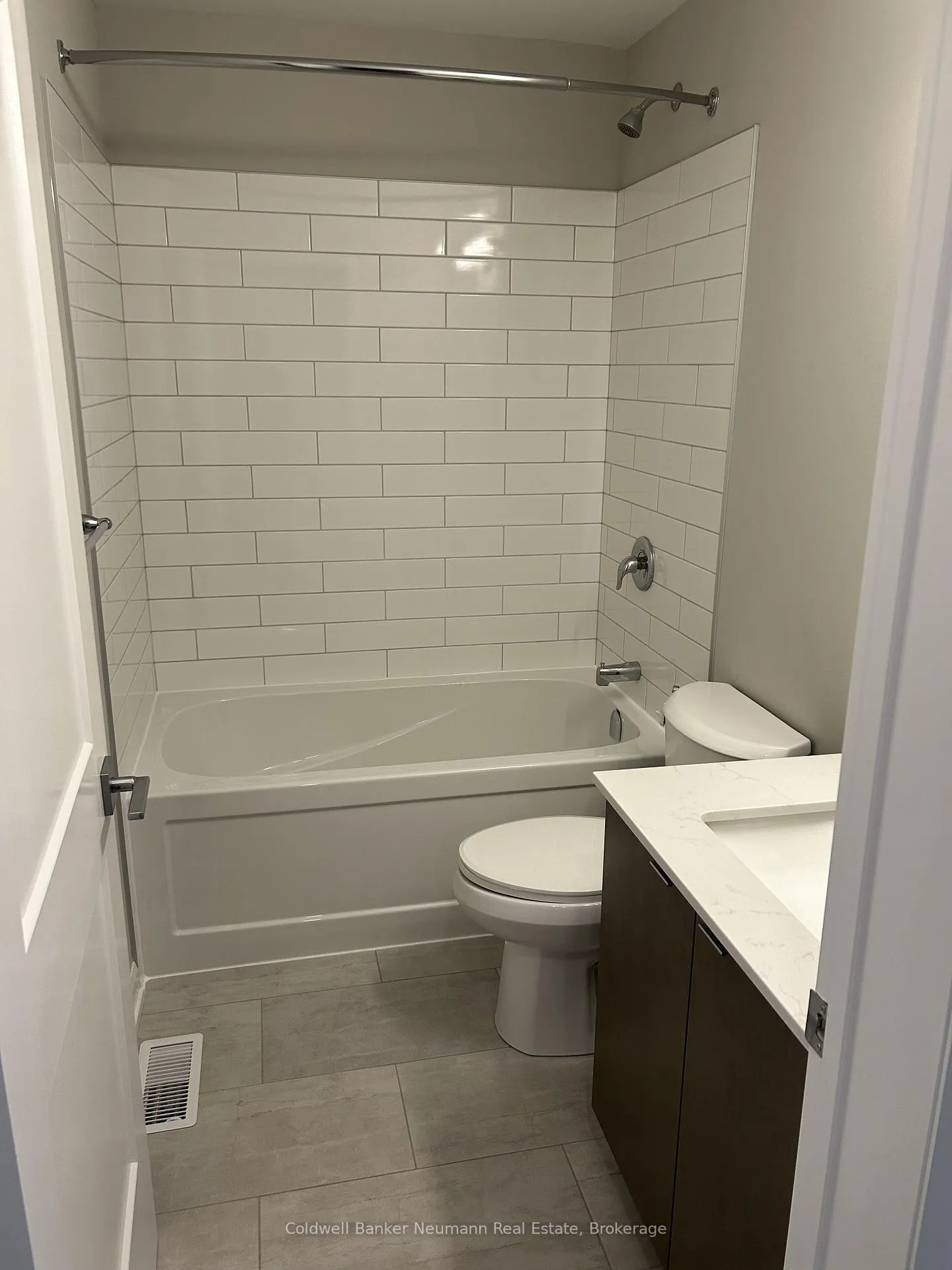 Photo 6 of Unit 406, 708 Woolwich Street, Guelph, Riverside Park — HOMEH
