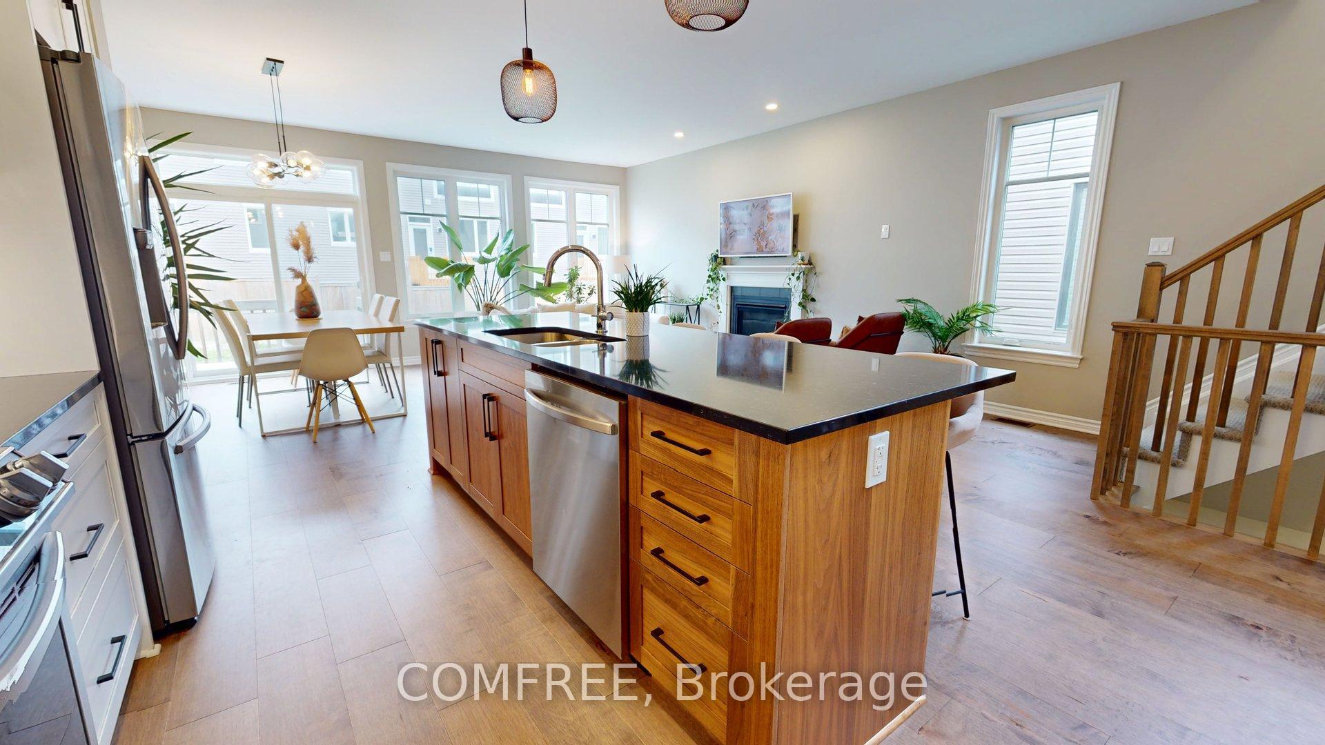 Photo 5 of 515 Sonmarg Crescent, Ottawa, Barrhaven - Half Moon Bay — HOMEH