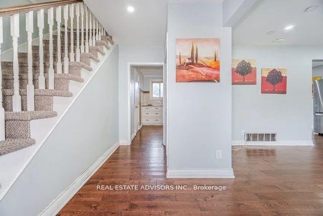 Photo 5 of 4 Parkend Avenue, Brampton, Brampton South — HOMEH