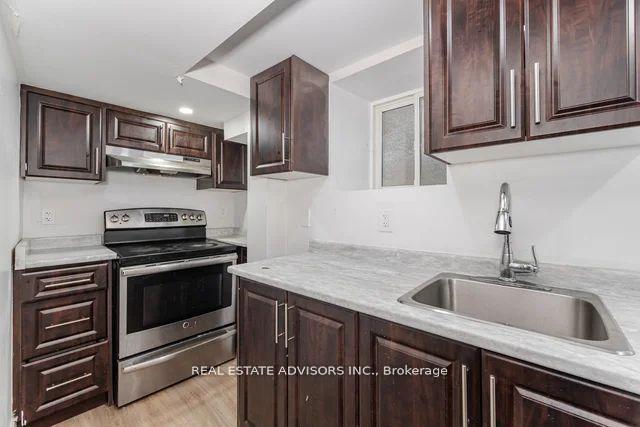 Photo 27 of 4 Parkend Avenue, Brampton, Brampton South — HOMEH