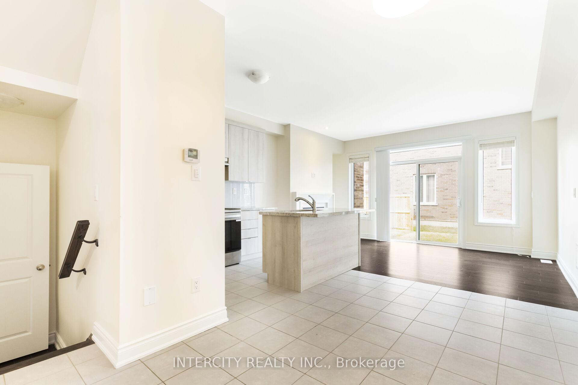 Photo 4 of 40 Donald Stewart Road, Brampton, Northwest Brampton — HOMEH