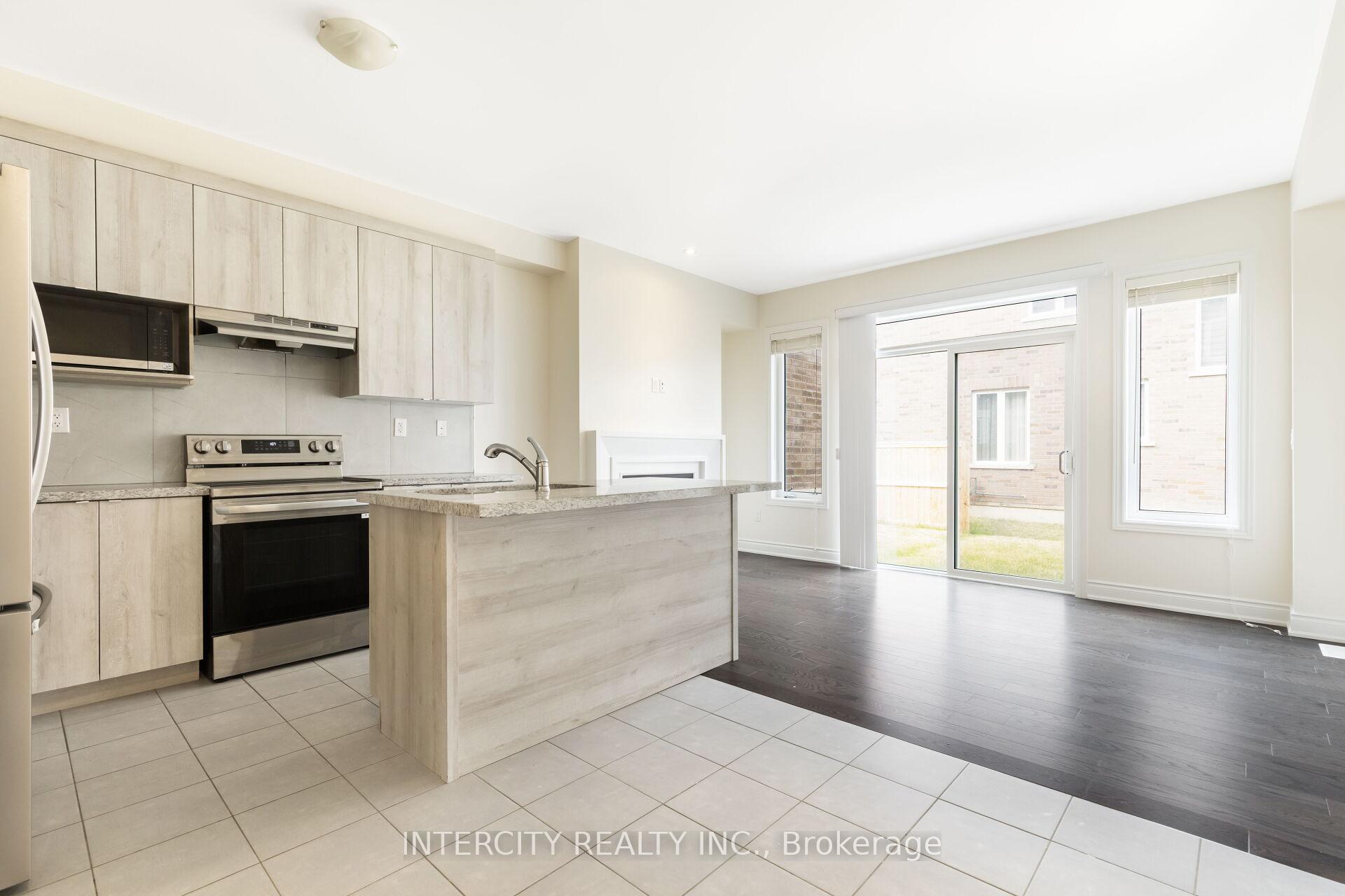 Photo 5 of 40 Donald Stewart Road, Brampton, Northwest Brampton — HOMEH