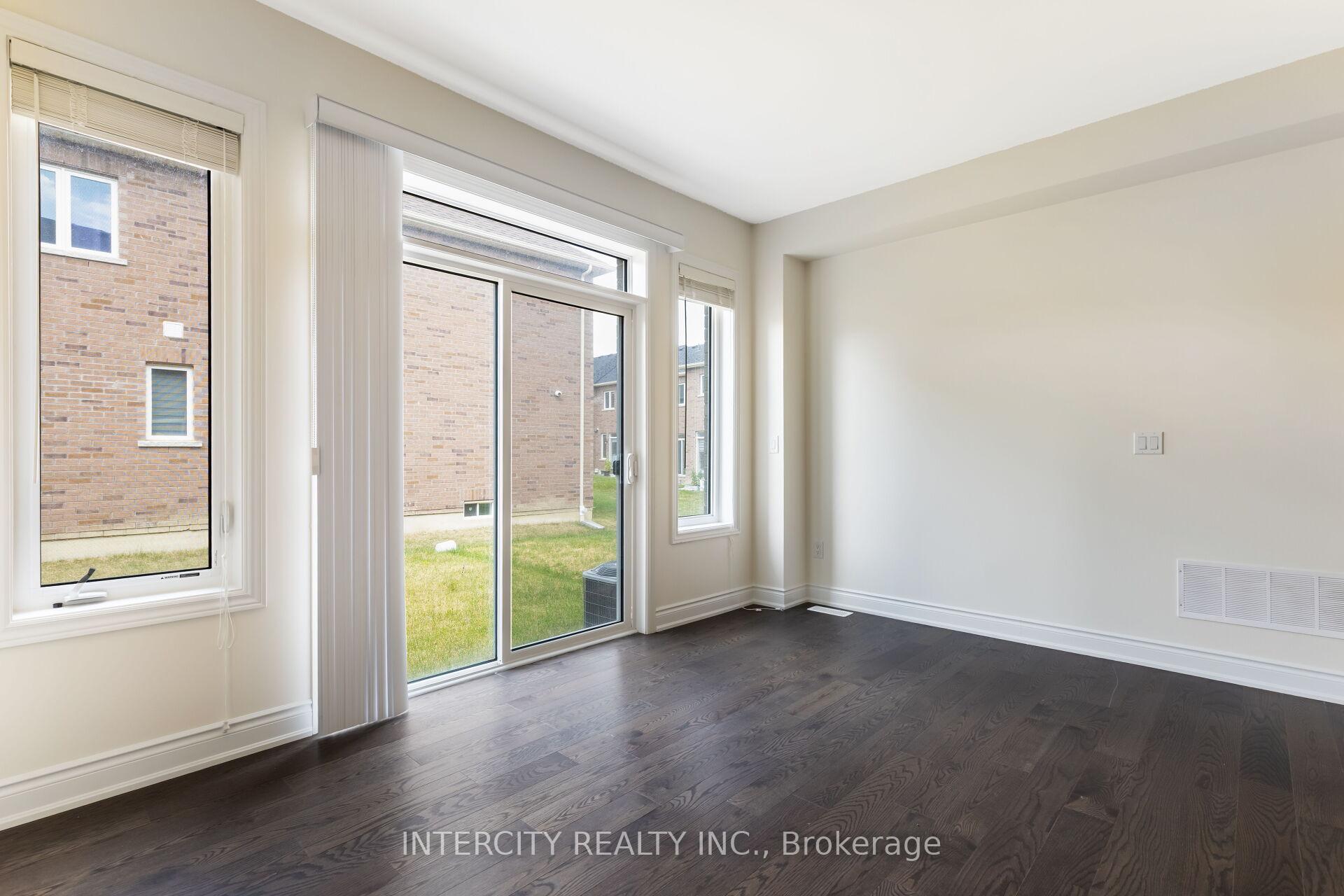 Photo 6 of 40 Donald Stewart Road, Brampton, Northwest Brampton — HOMEH