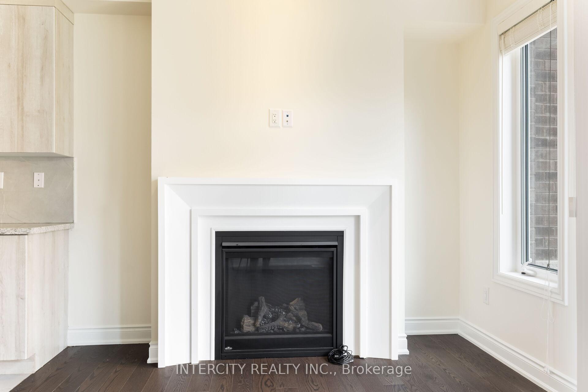 Photo 9 of 40 Donald Stewart Road, Brampton, Northwest Brampton — HOMEH