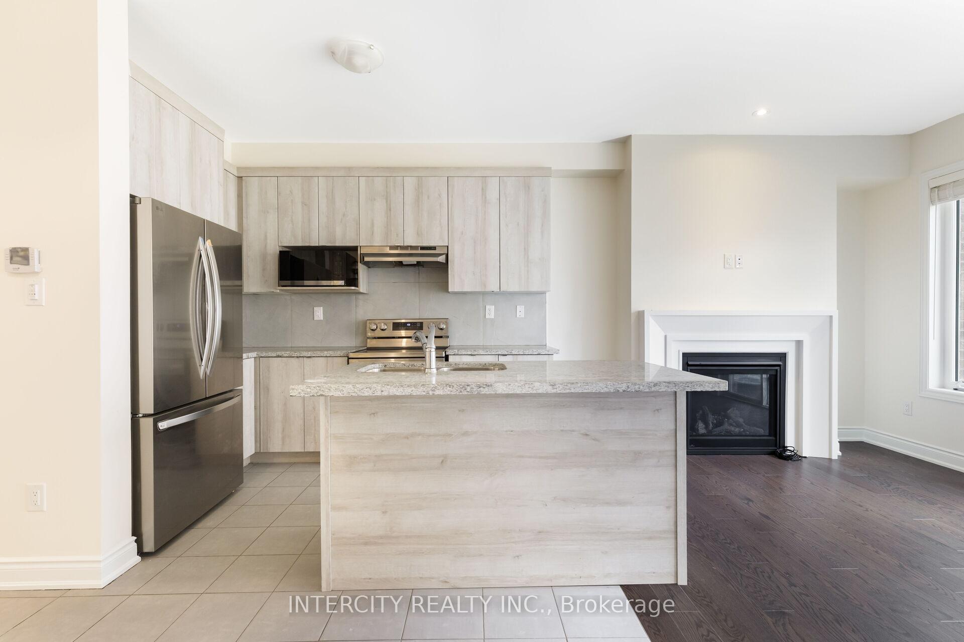 Photo 11 of 40 Donald Stewart Road, Brampton, Northwest Brampton — HOMEH