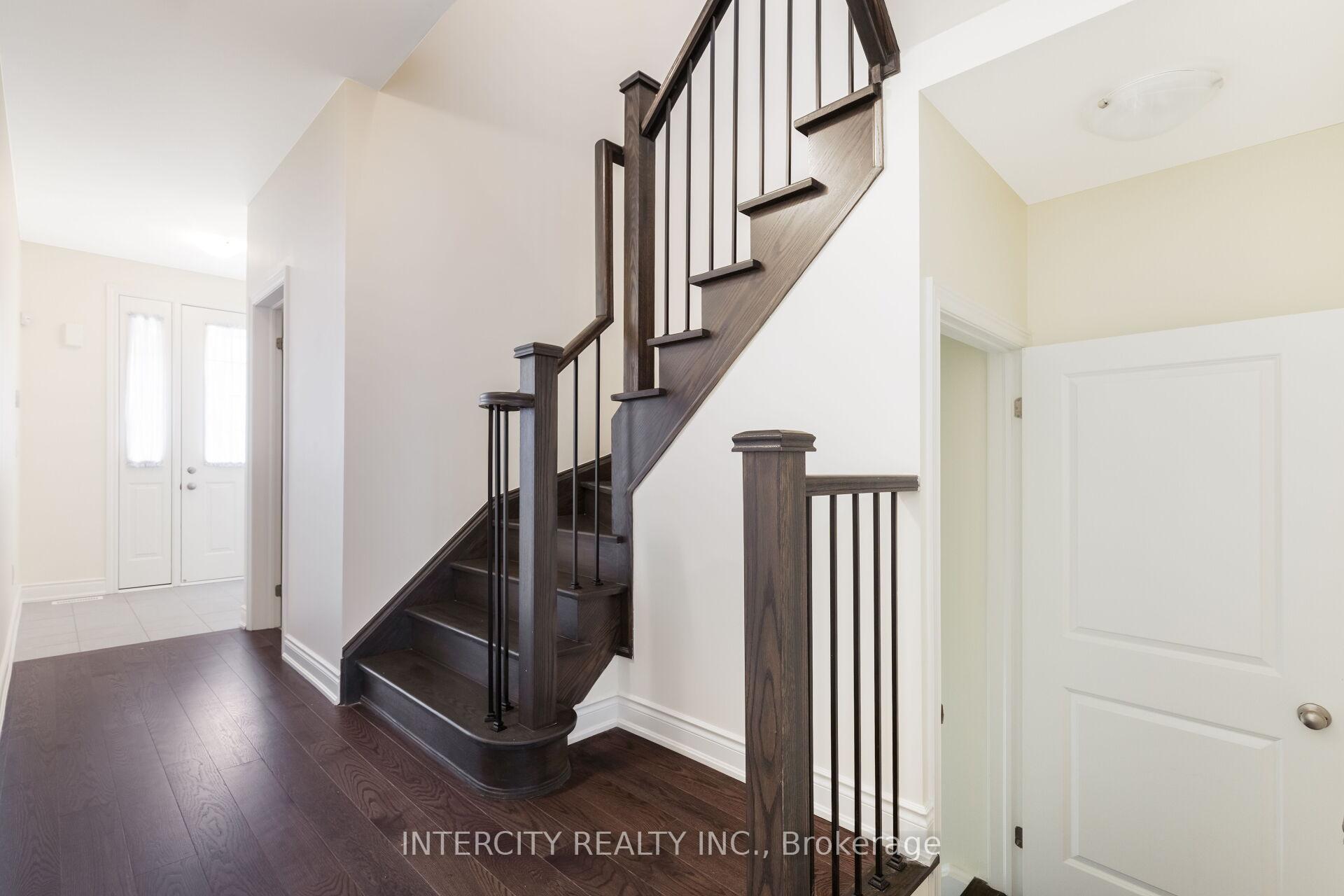 Photo 15 of 40 Donald Stewart Road, Brampton, Northwest Brampton — HOMEH