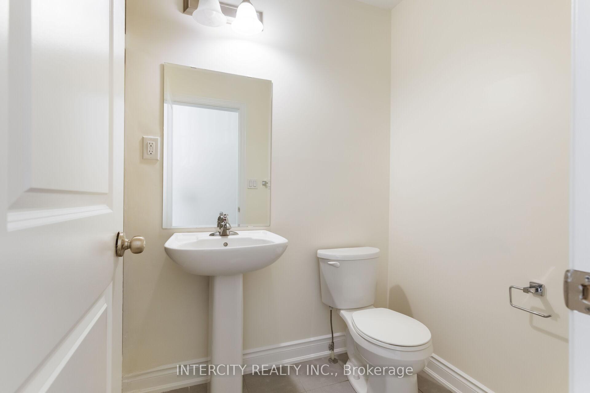 Photo 16 of 40 Donald Stewart Road, Brampton, Northwest Brampton — HOMEH