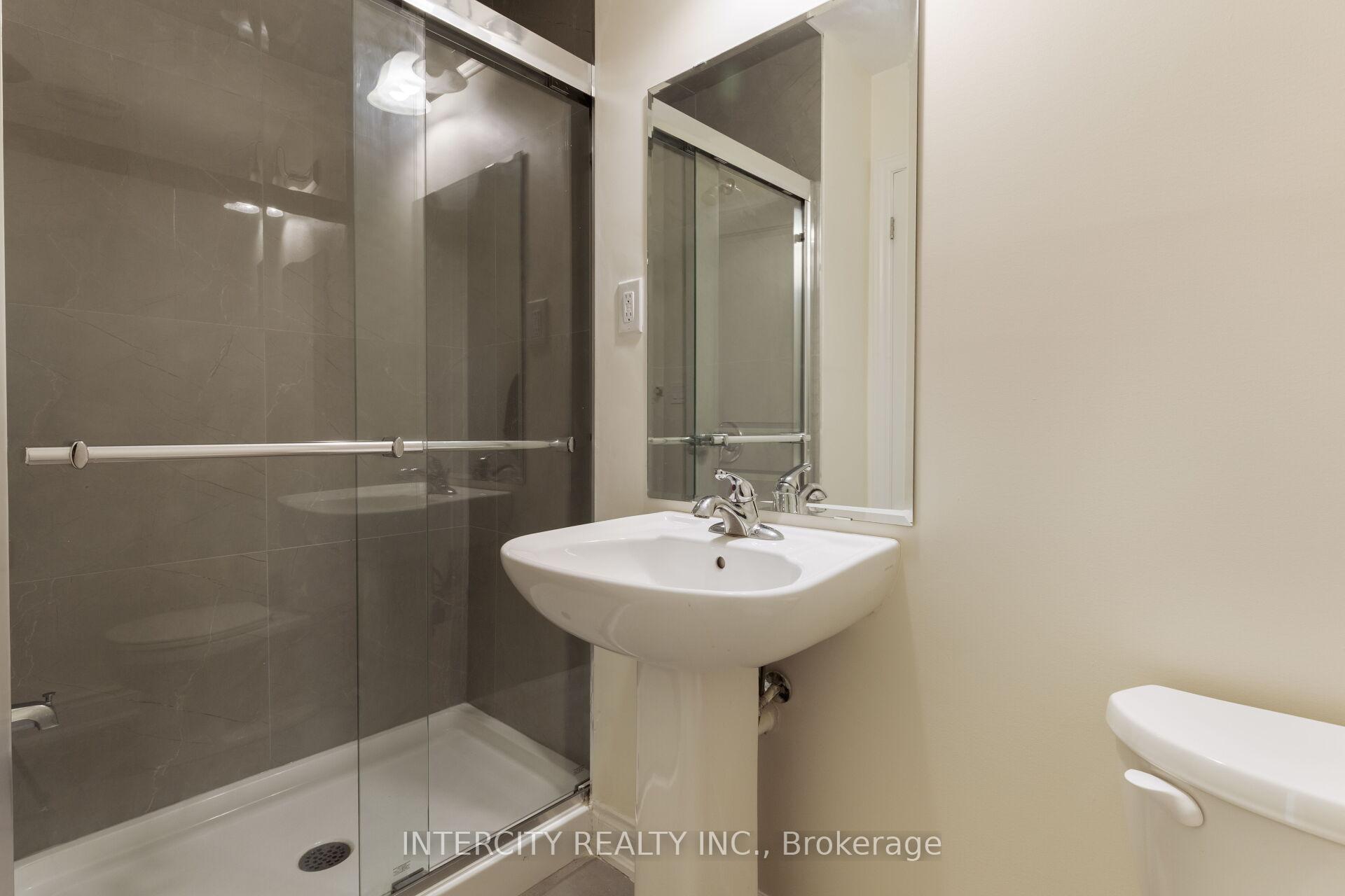 Photo 17 of 40 Donald Stewart Road, Brampton, Northwest Brampton — HOMEH